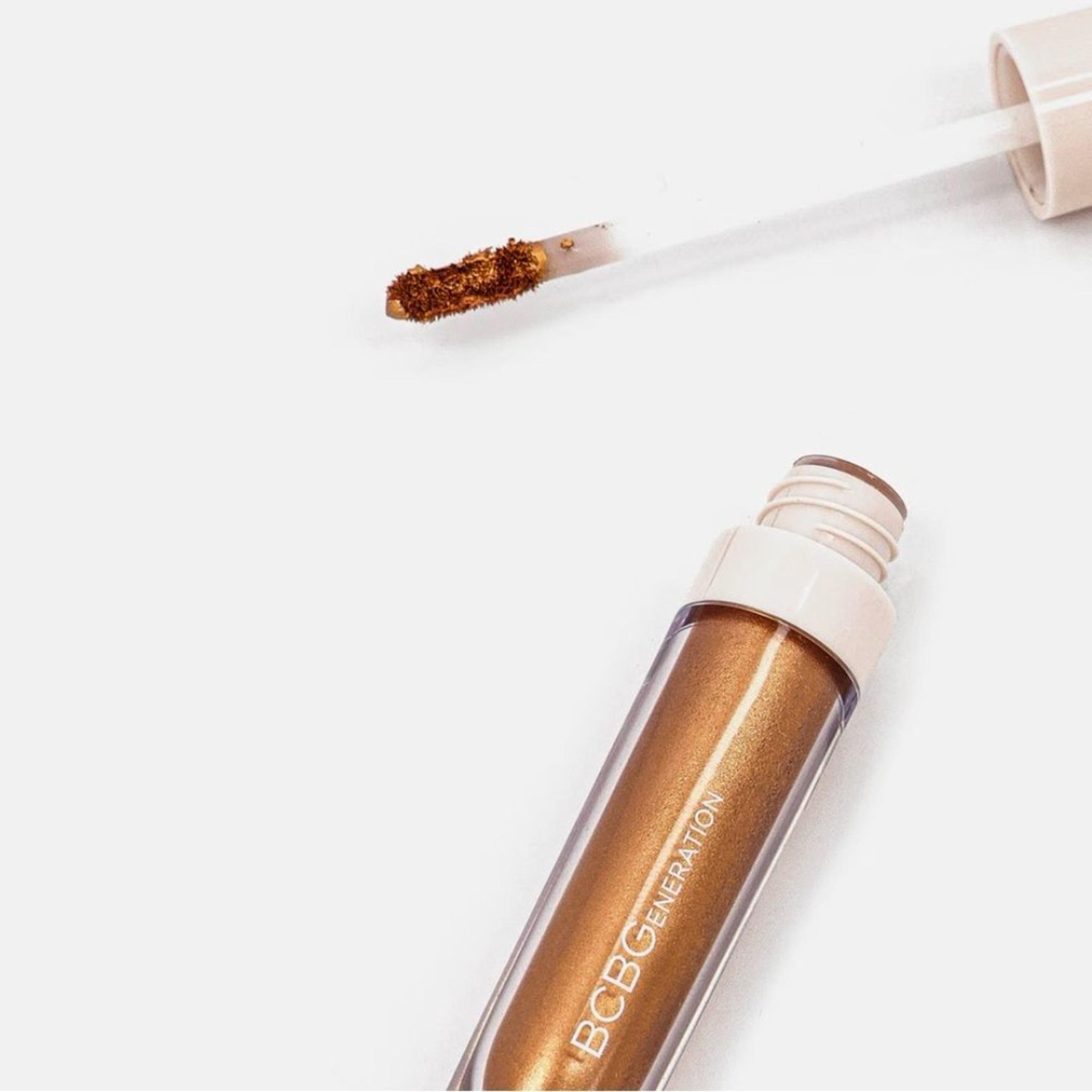 NIB BCBGeneration Liquid Eyeshadow, Bronze Color Metallic Shimmer