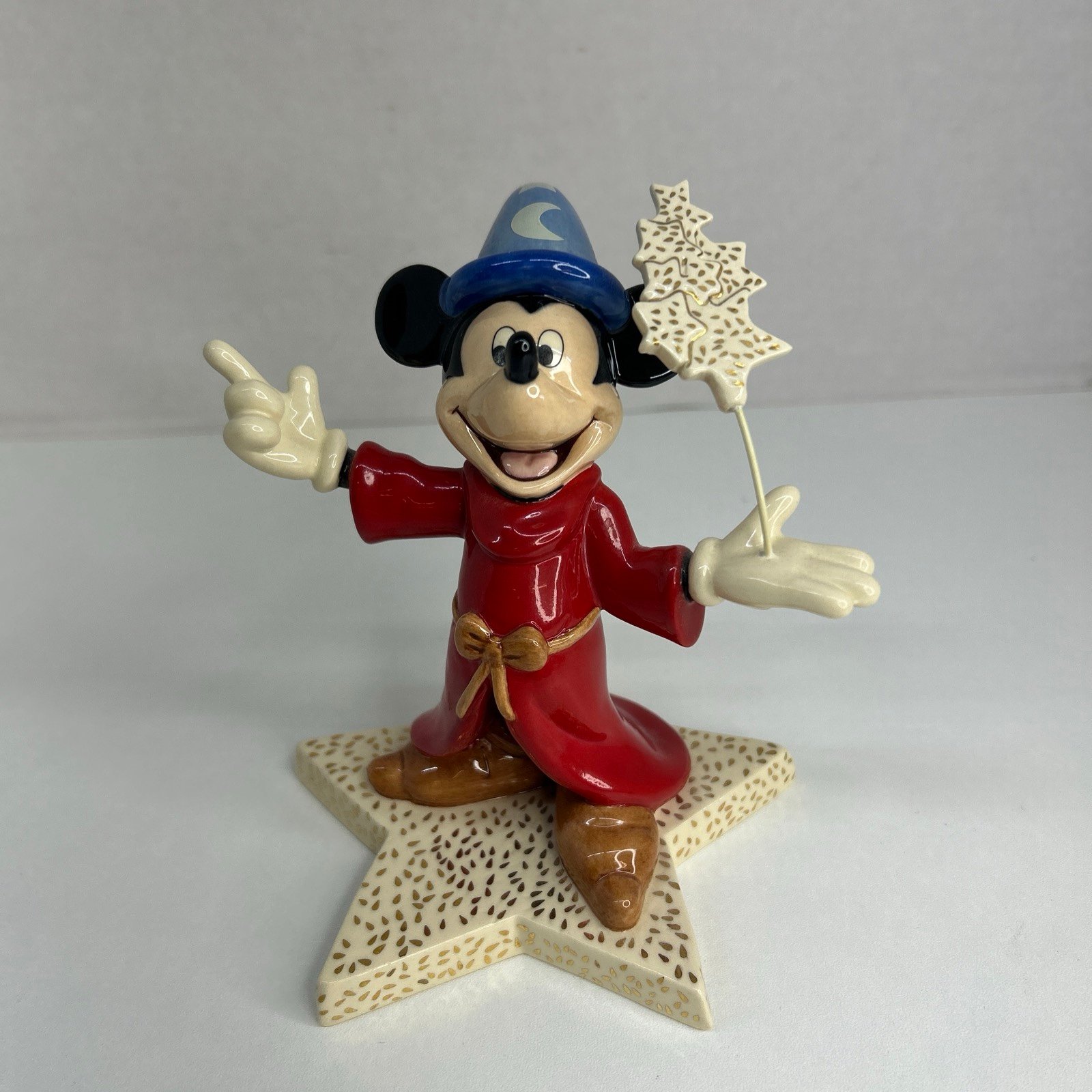 ROYAL DOULTON DISNEY'S FANTASIA SORCERERS APPRENTICE STATUE