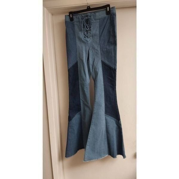 NWOT~Venus Medium/Dark Wash Colorblock Lace Up Flare Leg Jeans Sz 10