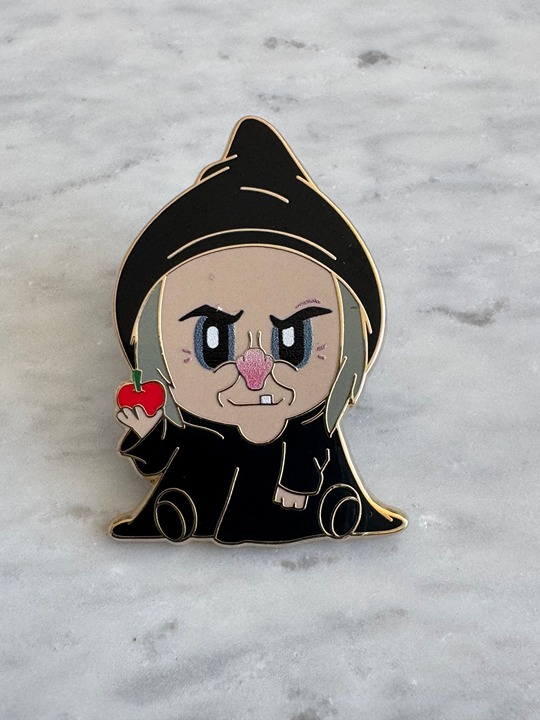 DISNEY WDI ADORBS SNOW WHITE AND THE SEVEN DWARFS OLD HAG CHASER PIN LE 300