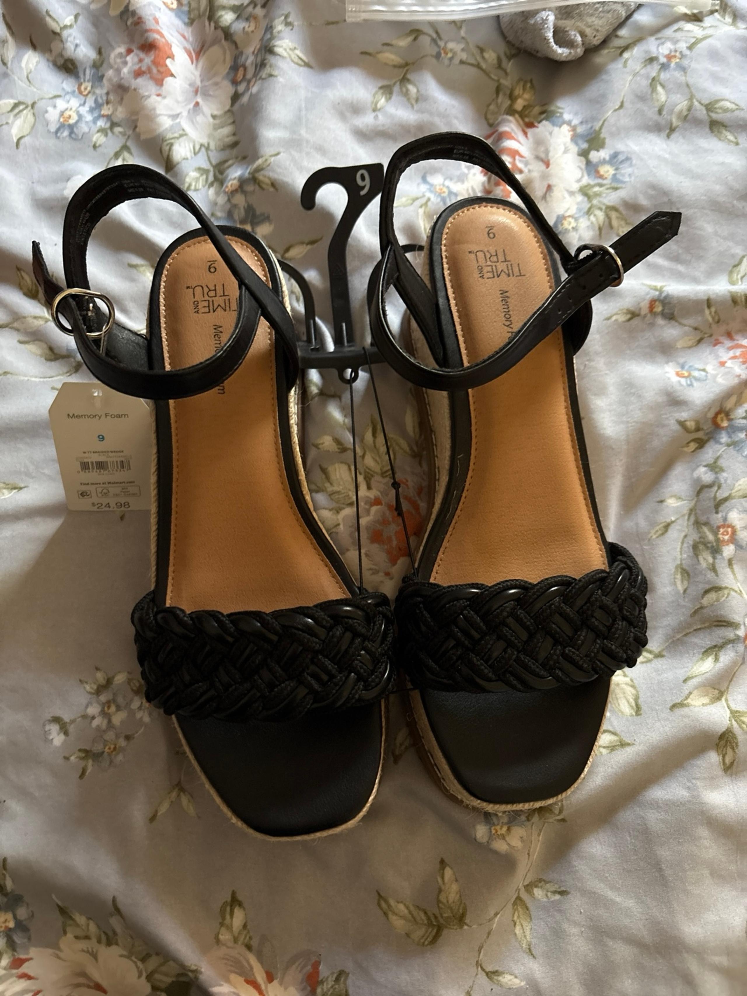 Sandals time and Tru NwT black wedge