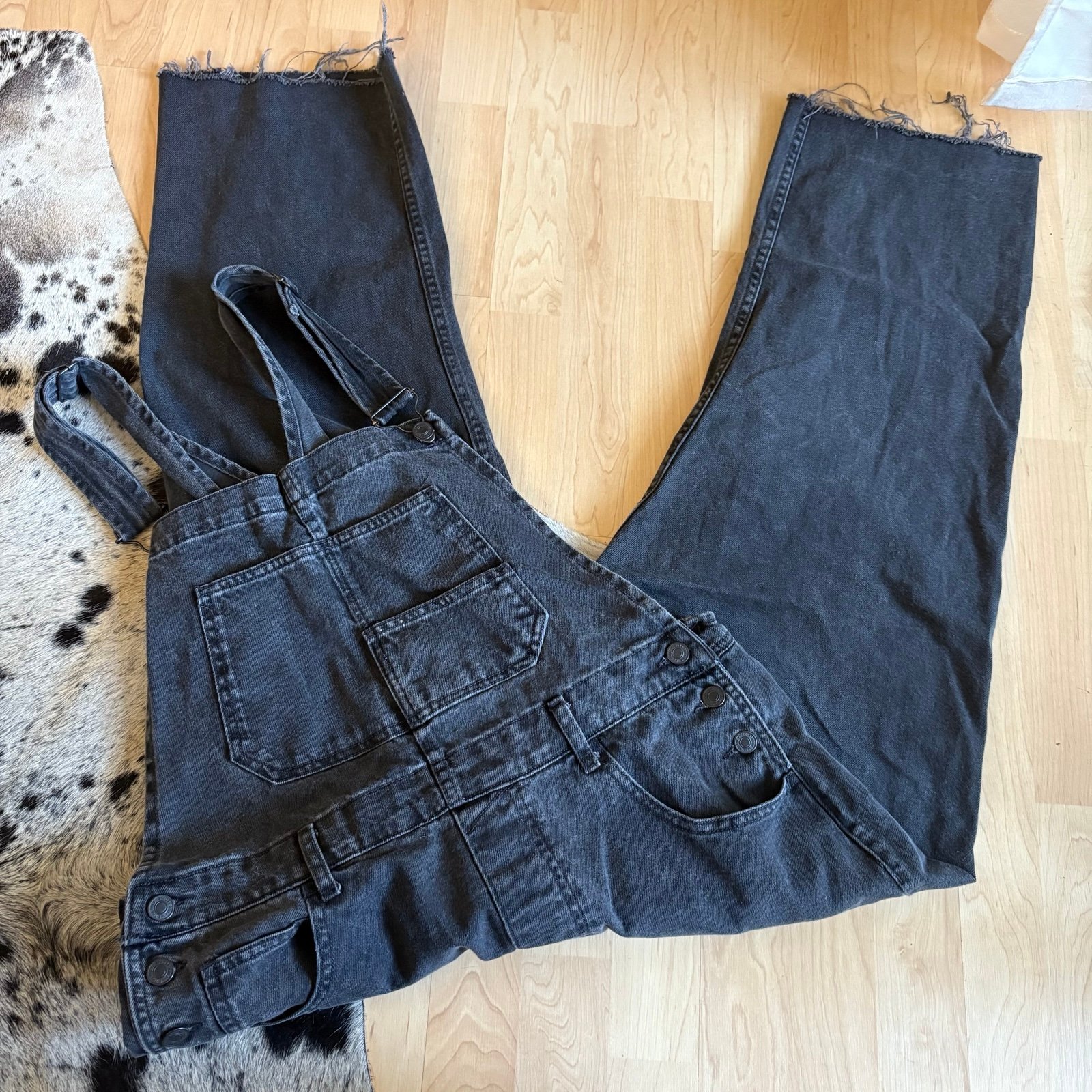FREE PEOPLE WE THE FREE Ziggy Denim Overalls Straight Leg Raw Hem Size Large