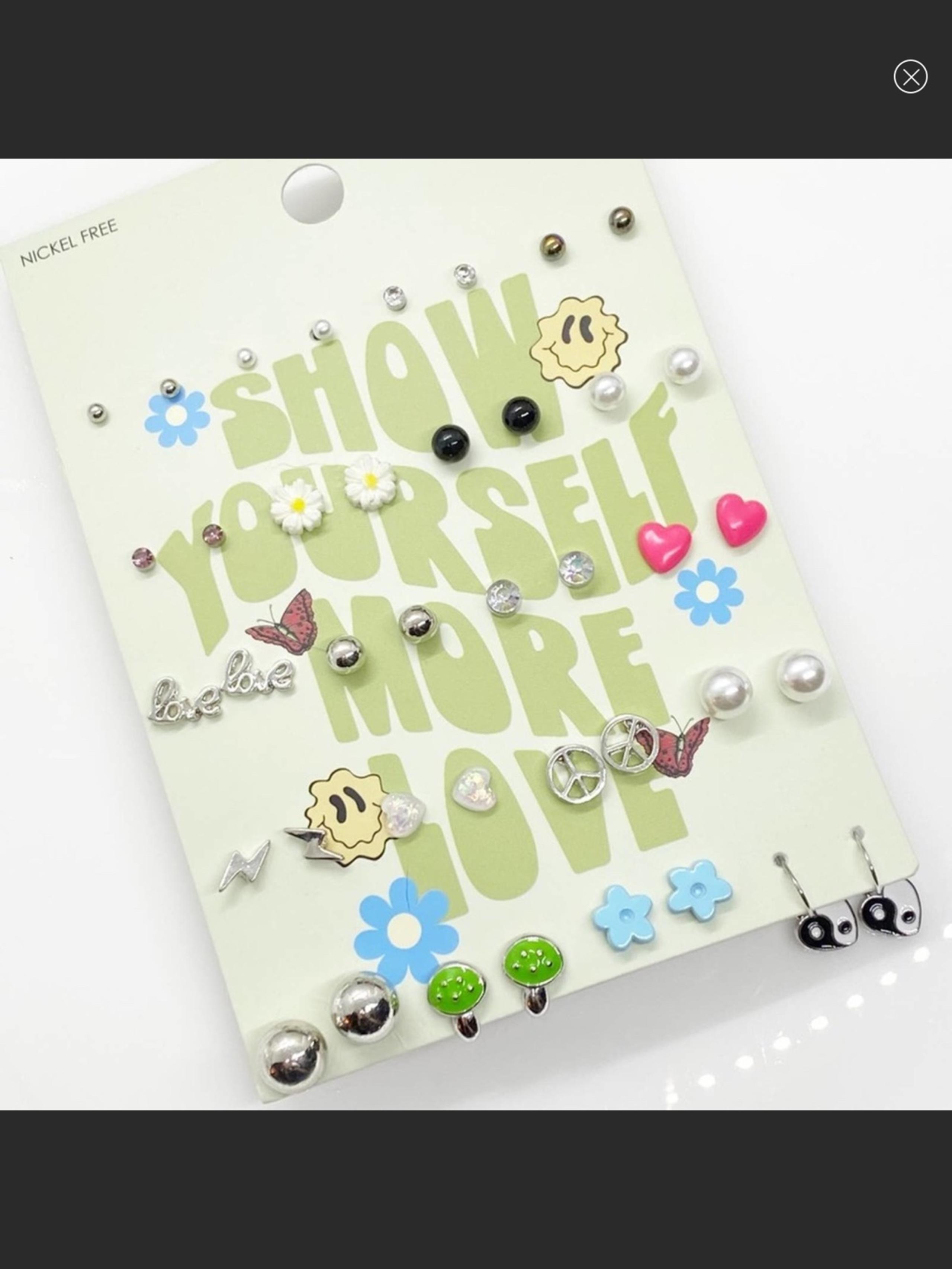 NEW UO Show Yourself More Love Earring Stud Set