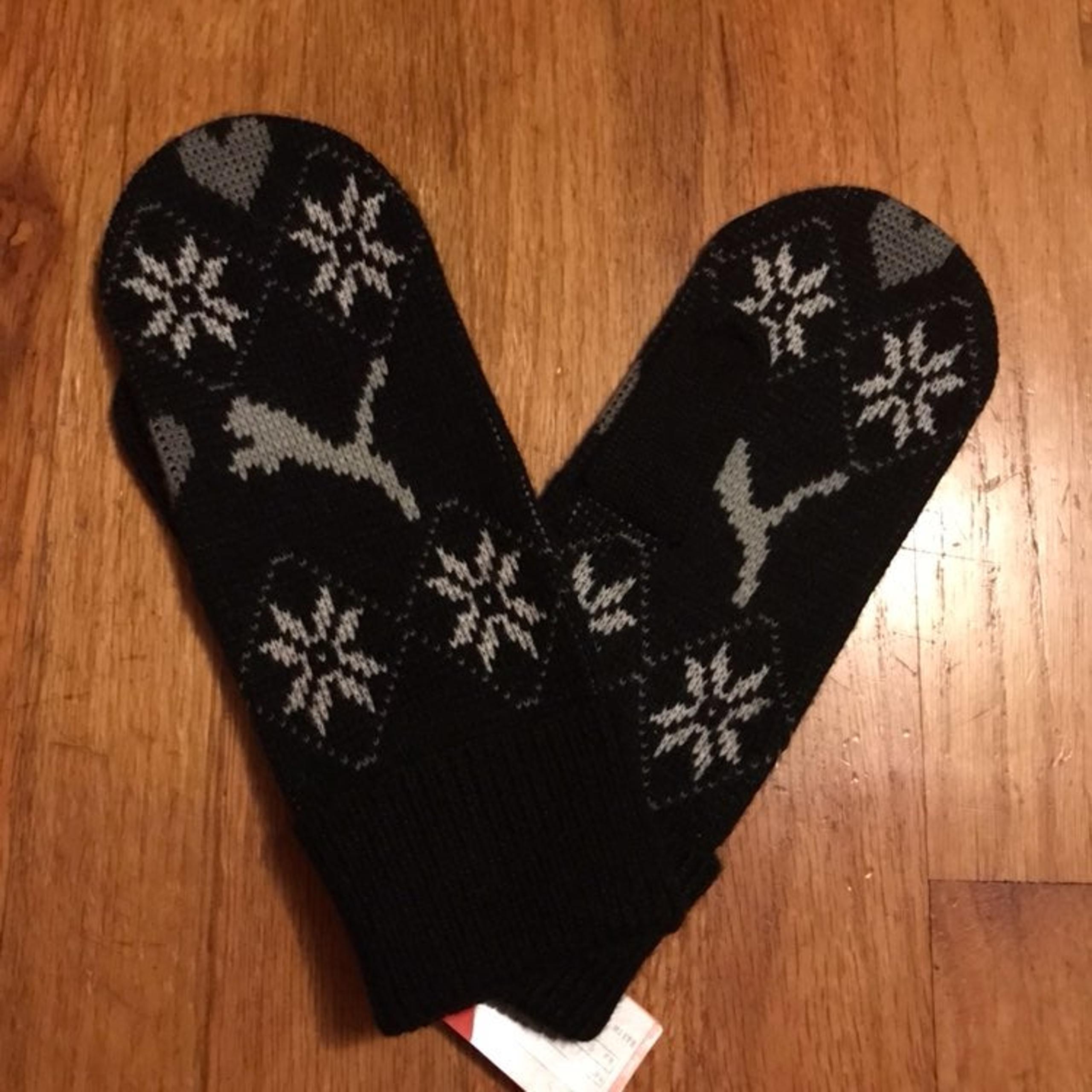 New Puma logo mittens black knit gloves