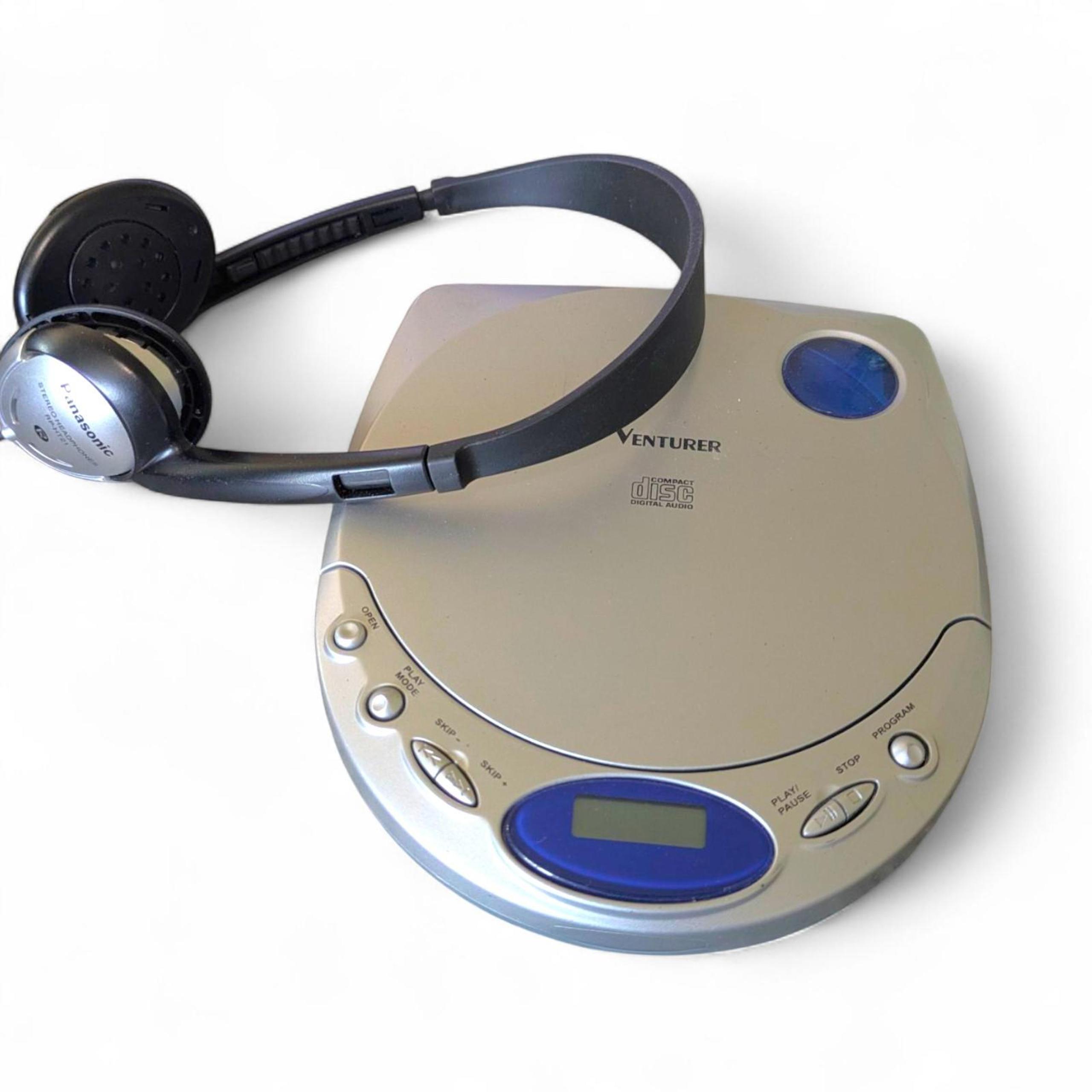 VTG Venturer Portable CD Player Discman DM8300-00 2003 W Headphones Works READ