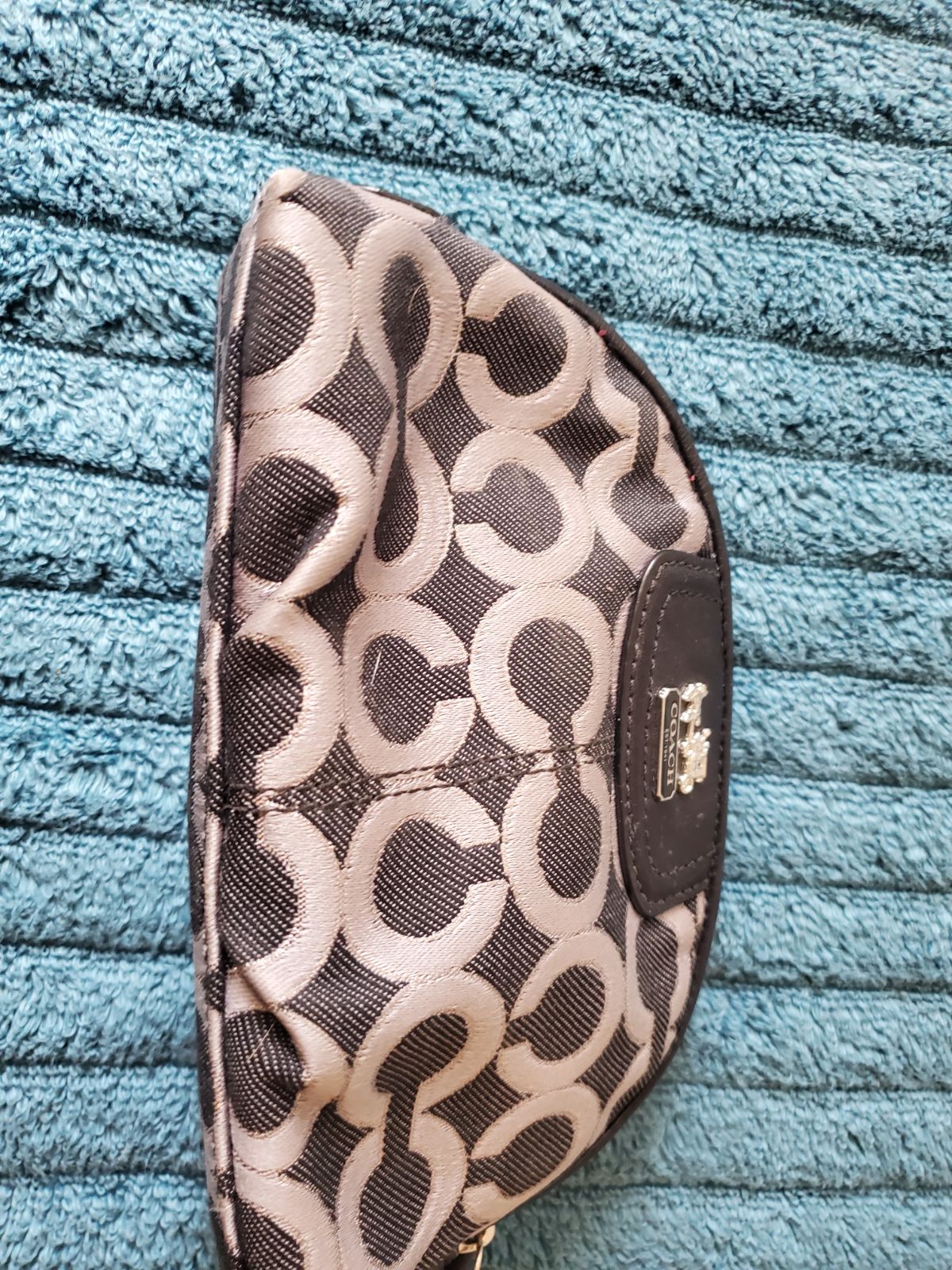coach pouch
