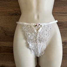 FOR LOVE & LEMONS LACE THONG PANTY WITH PINK ROSEBUD WHITE SIZE XL NWT