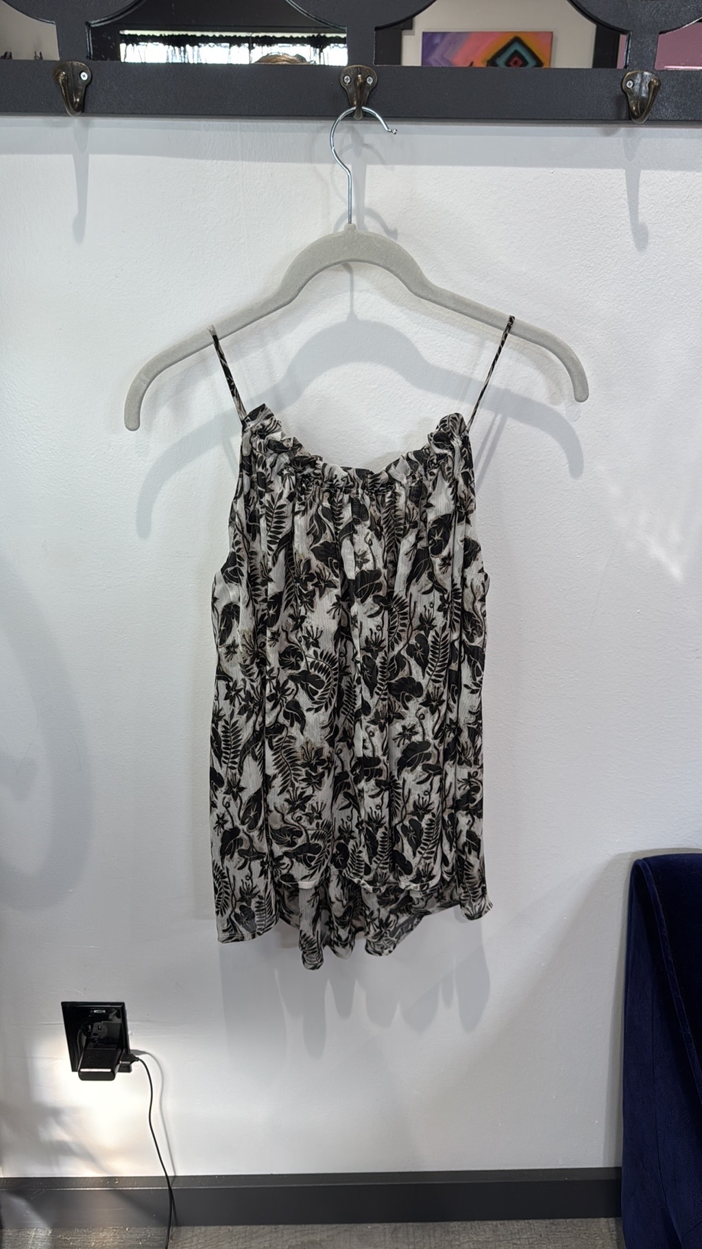 INC International Concepts Flowy Floral Top Women's Size M Black and White