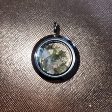 Pendant ,moldovite and anenite