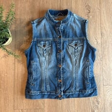VINTAGE LEVIS VEST MEDIUM EUC 1980’s