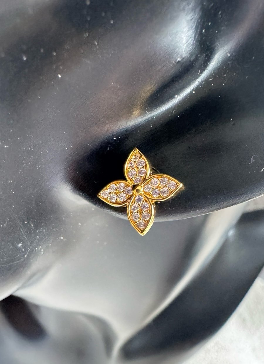 Golden four leaf clover earrings