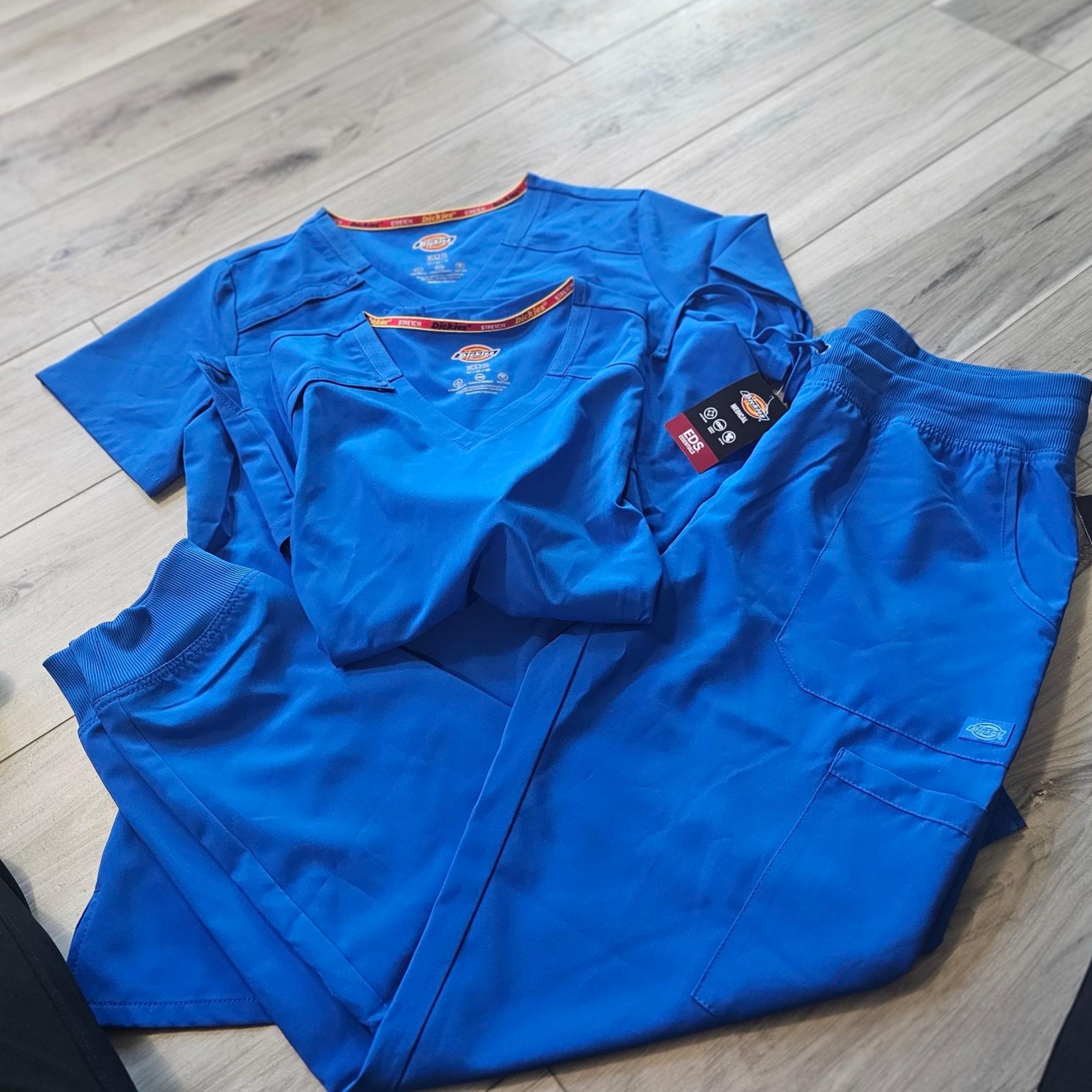 Dickies scrubs size md