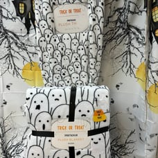 Halloween White Ghost Queen Blanket + Throw Blanket