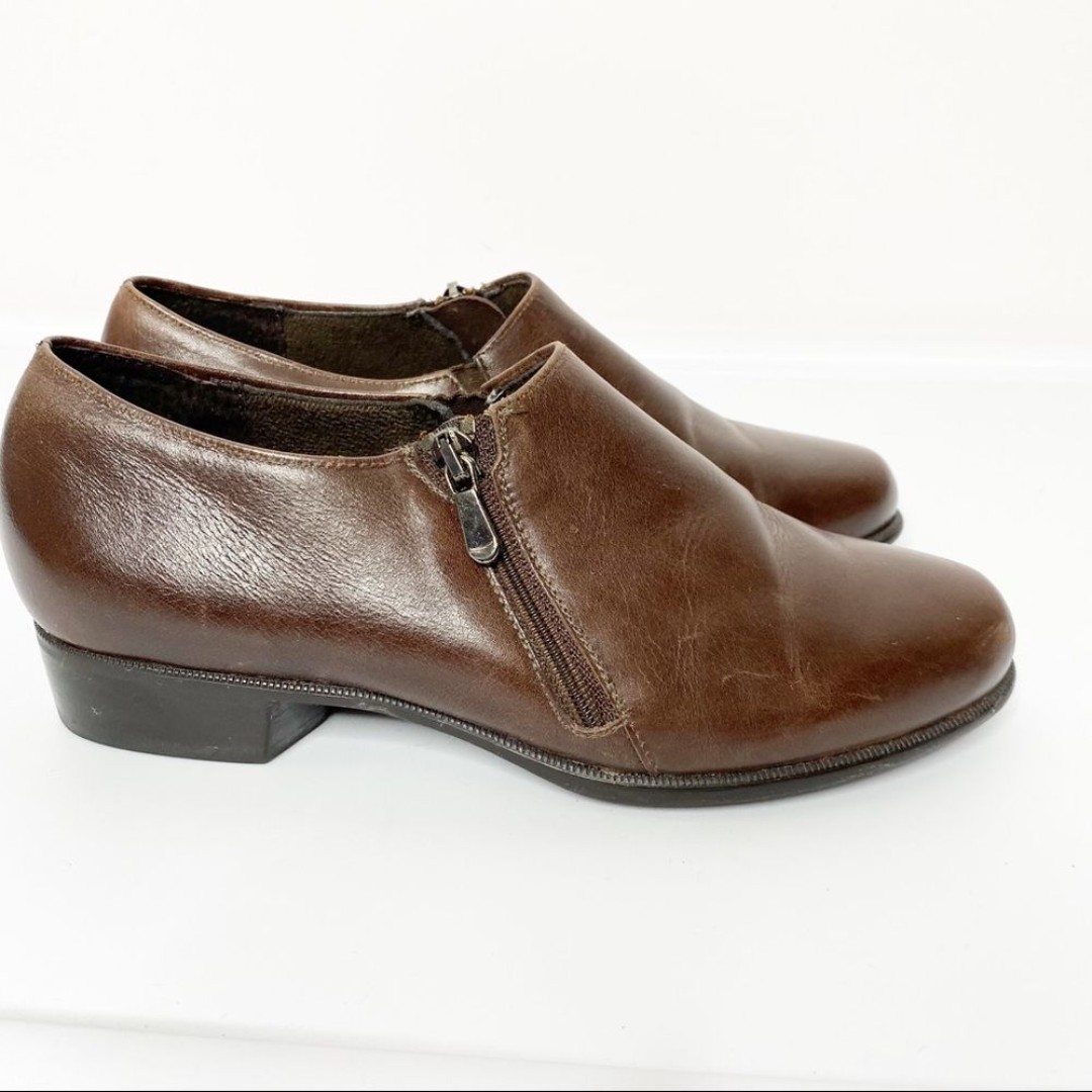 Munro Brown Leather Booties Size 7WW