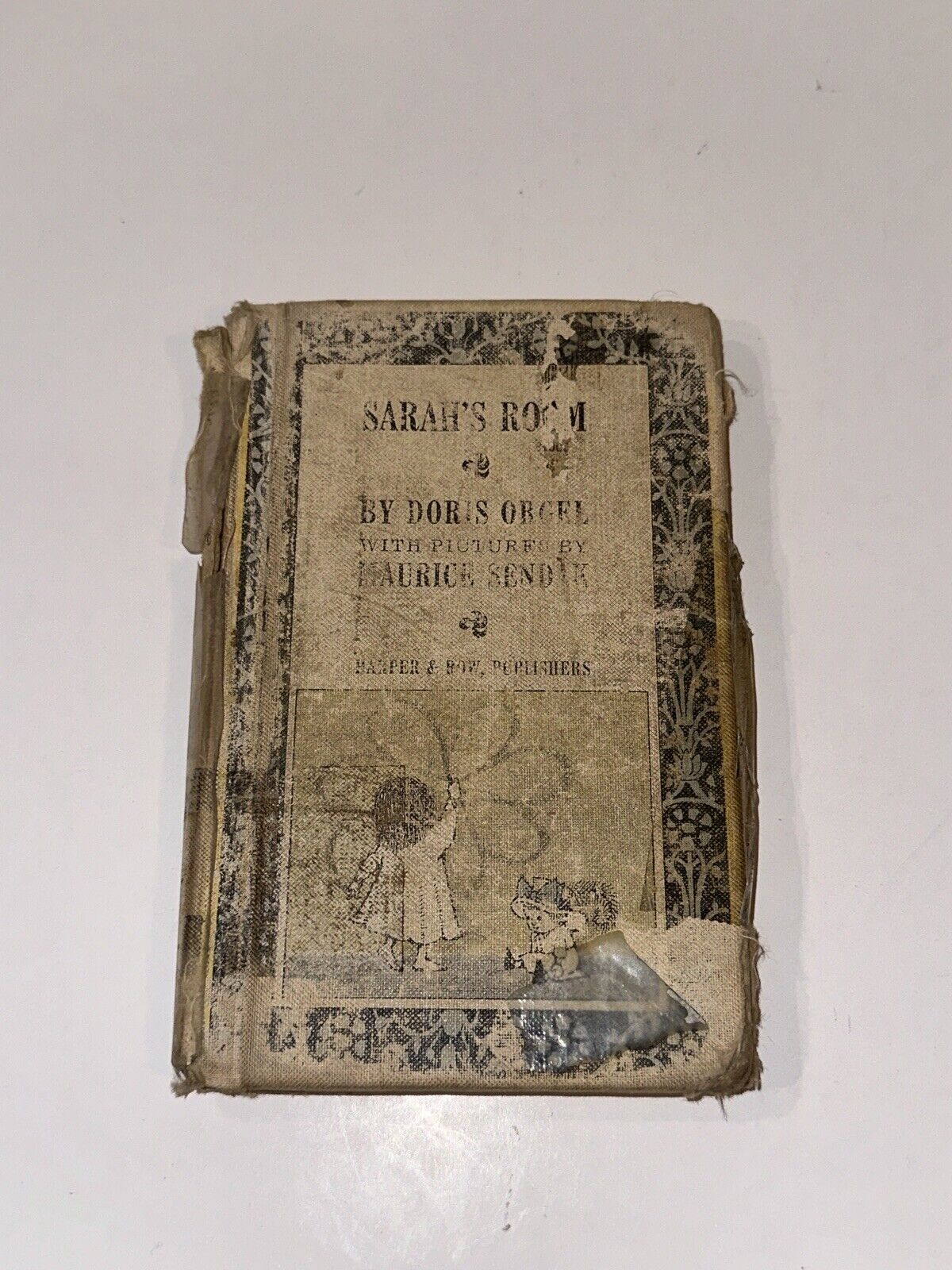 FIRST EDITION Hard Cover thus Sarah's Rooms Doris Orgel 1963- See Pictures