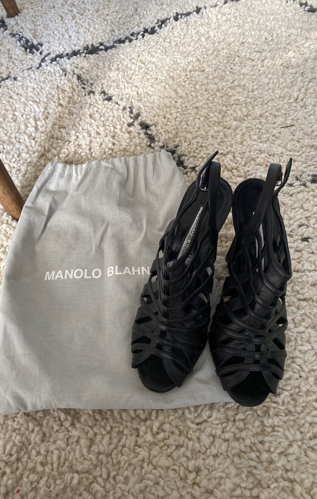 Manolo blahnik black wedges