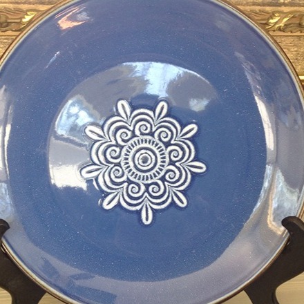 Vintage 10.5 d Dinner Plates Medallion Blue