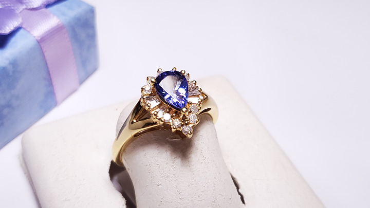 Estate 3/4ct Natural AA+ Pear Tanzanite & .30ctw Diamond Halo 14Kt YG Ring#20693