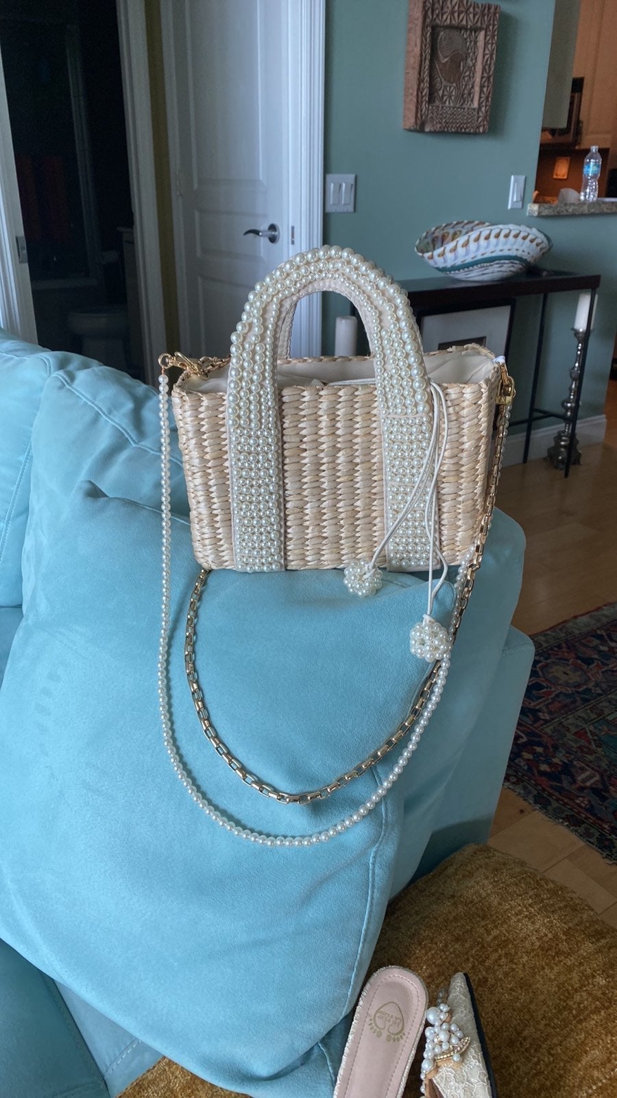 Pearl bucket bag with LV chain incuded
