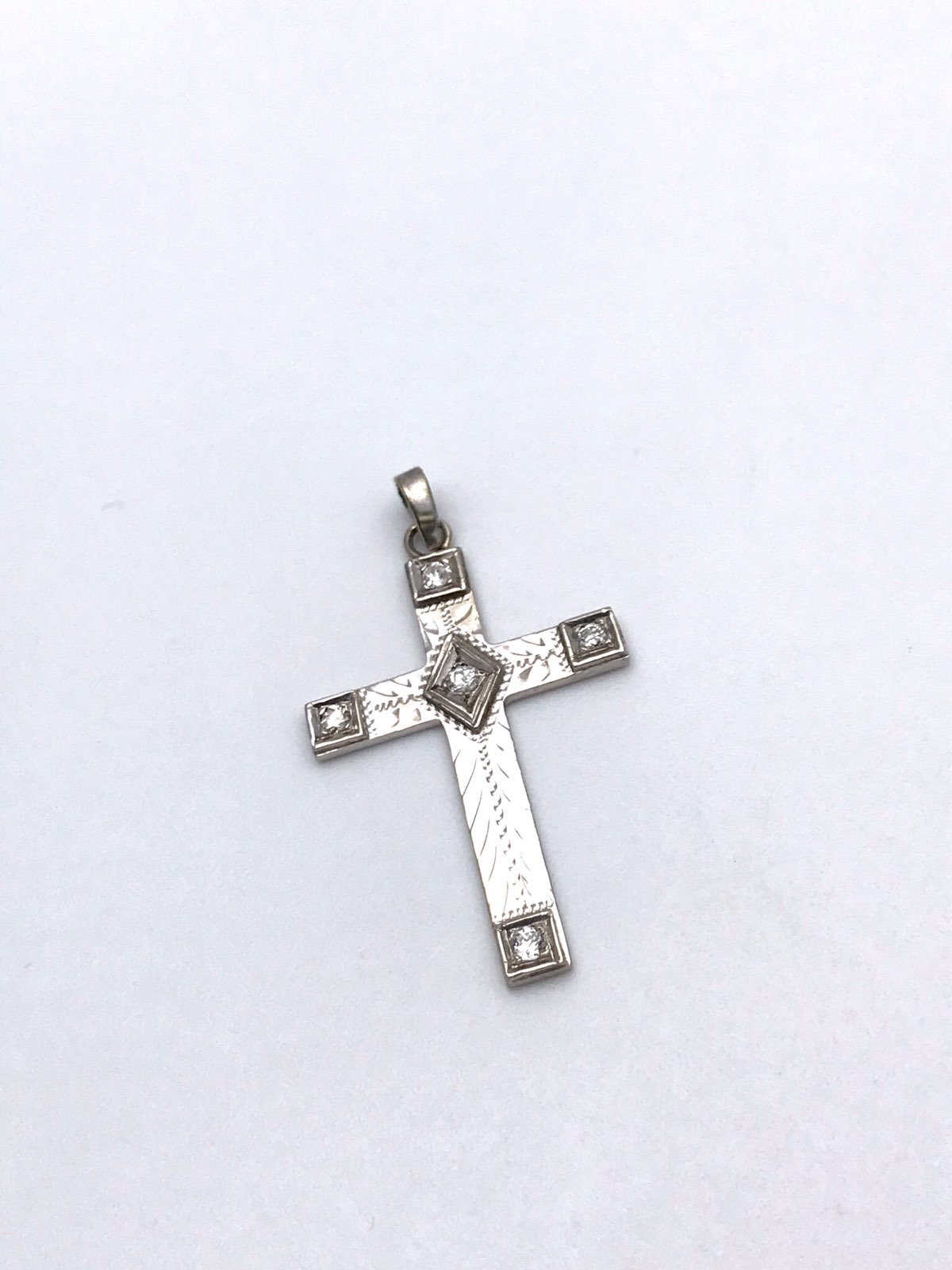 14kt WG Etched And Diamond Cross Pend