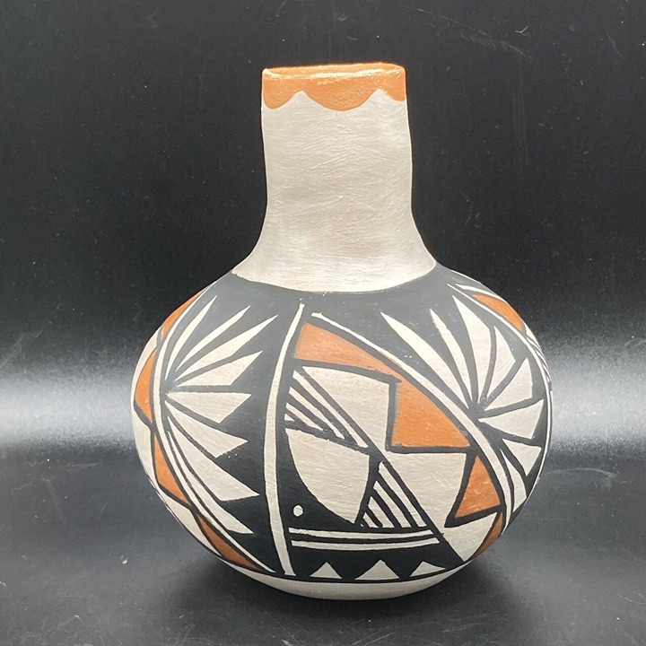 ACOMA Pottery Bottle Vase 4.75” Tall Signed N. Mansfield
