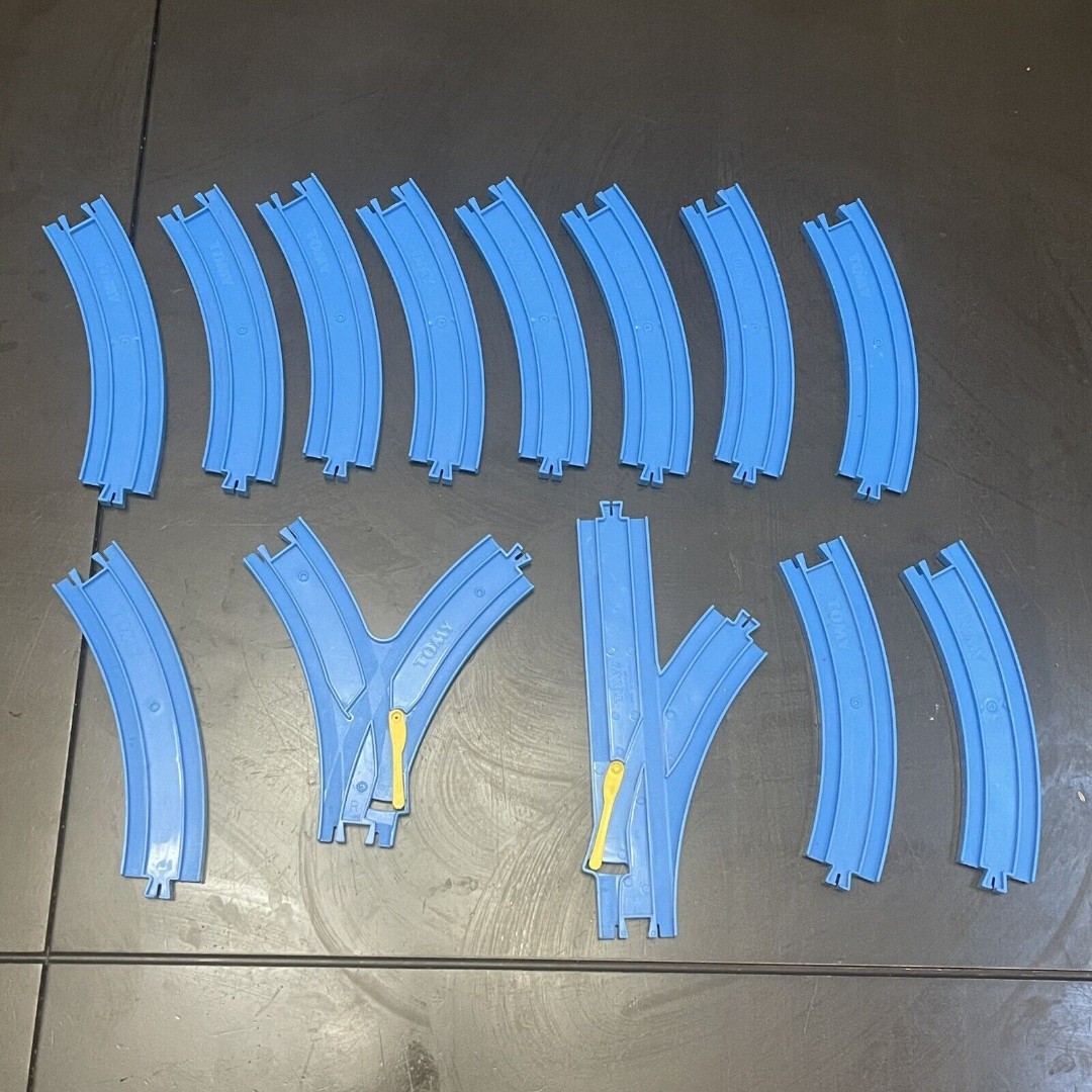 TOMY Lot of 13 Thomas & Friends Trackmaster Blue 11 Curved 2 Switch Split Track