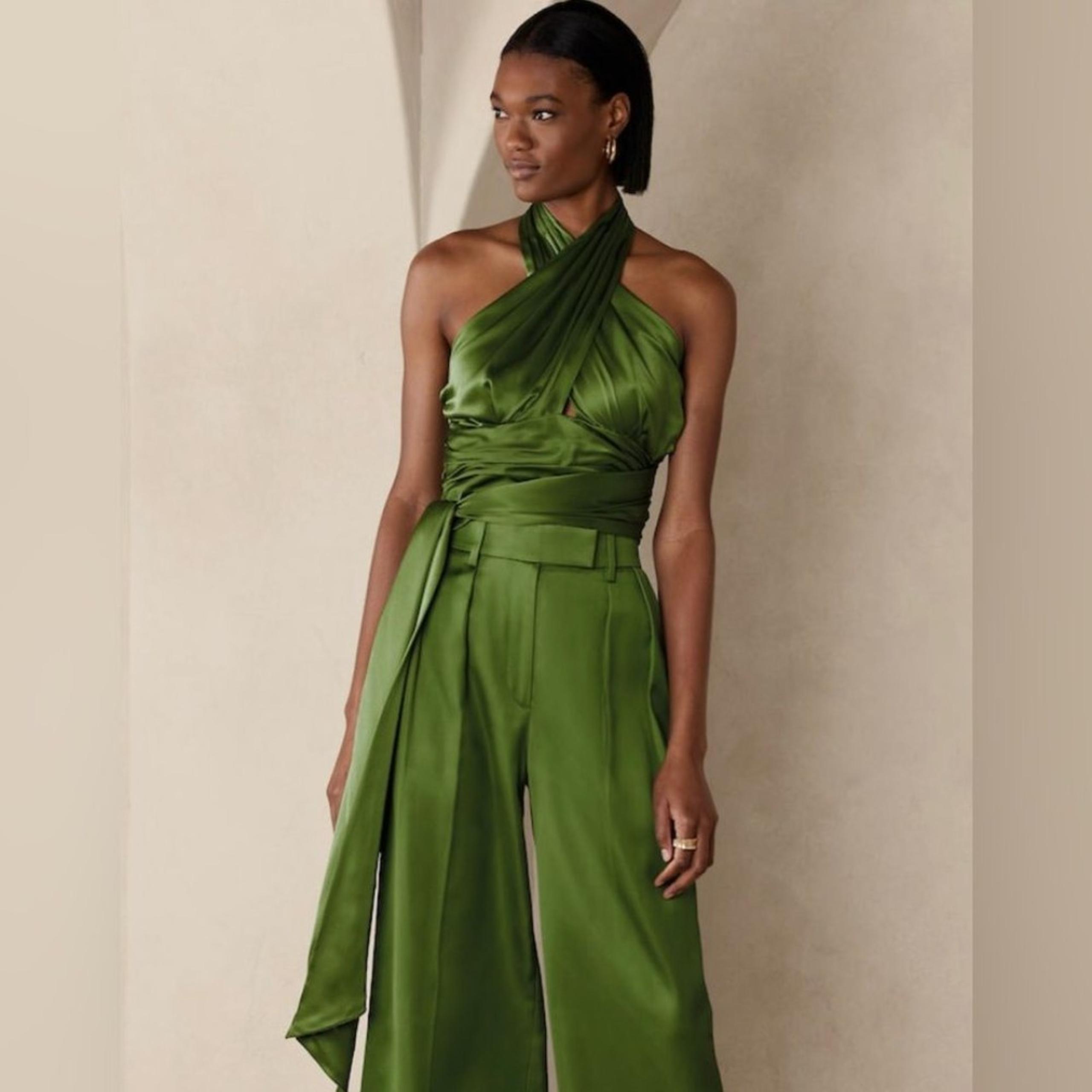 NWT! BANANA REPUBLIC CHARMED GREEN GIANA SILK HALTER TOP - Size 6