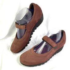 Munro Women's Mary Jane Shoe Size 9 M Low Wedge Pump Red Nubuck Comfy Shoe Walk