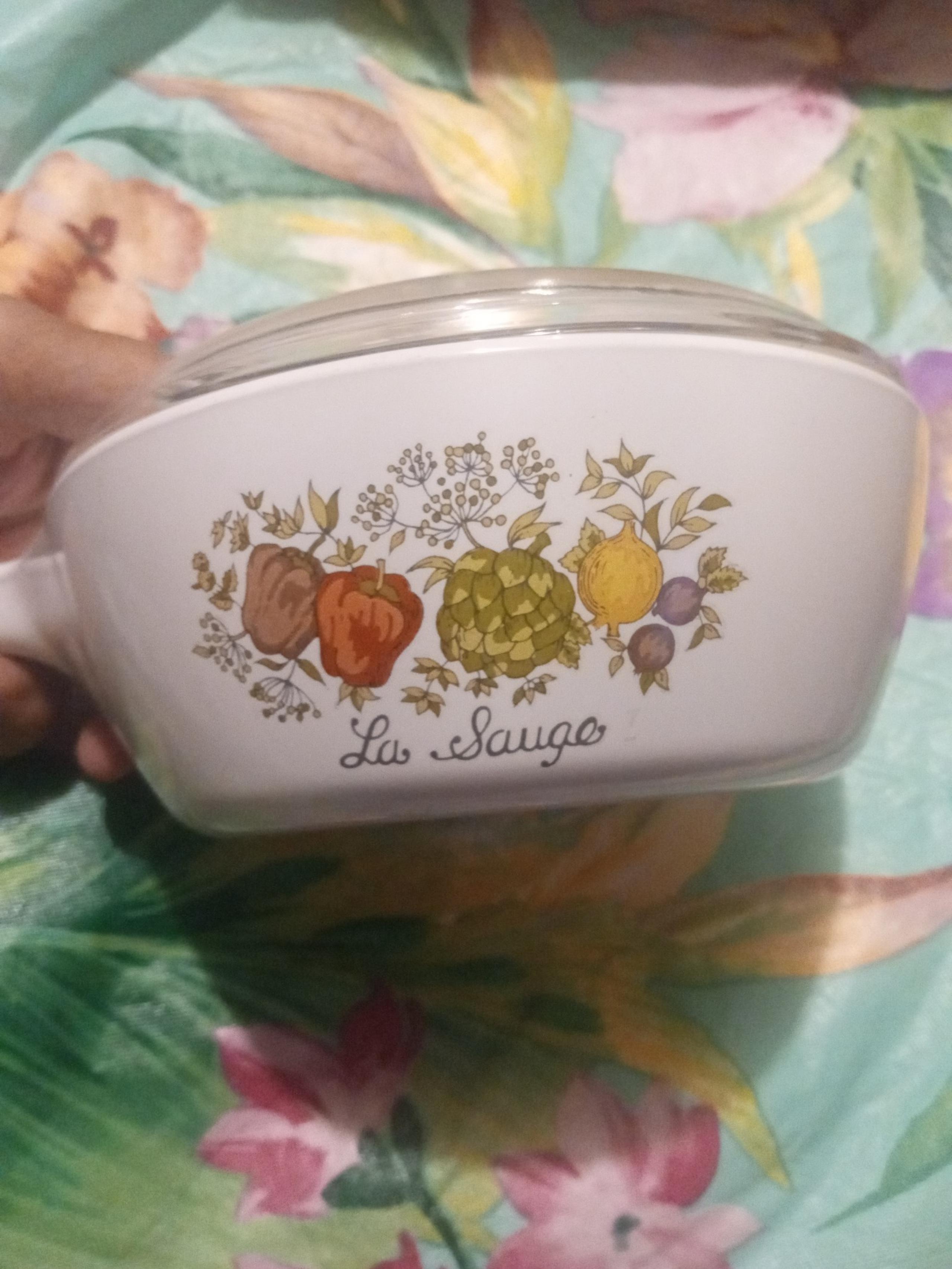 Vintage corningware sauce pan frying with glass lid le Sauge