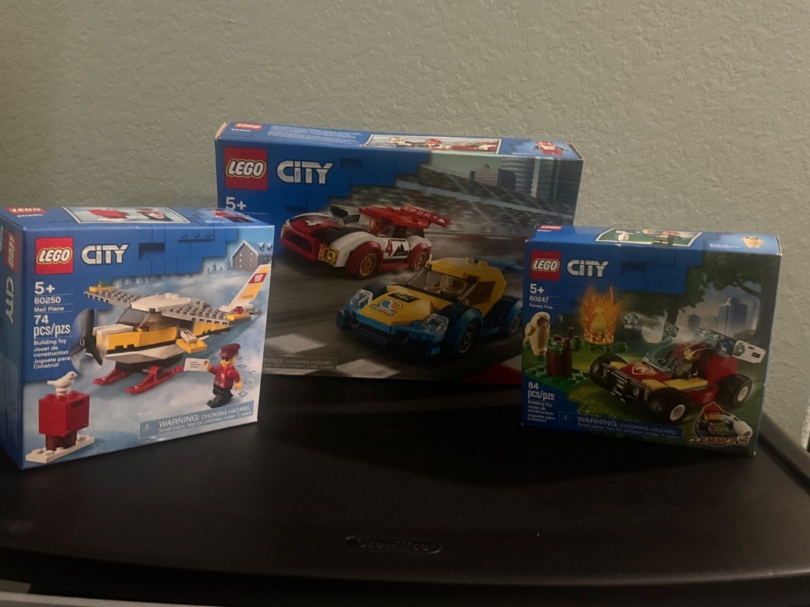 LEGO CITY Racing Cars (60256) LEGO CITY: Forest Fire (60247) LEGO CITY (60250)