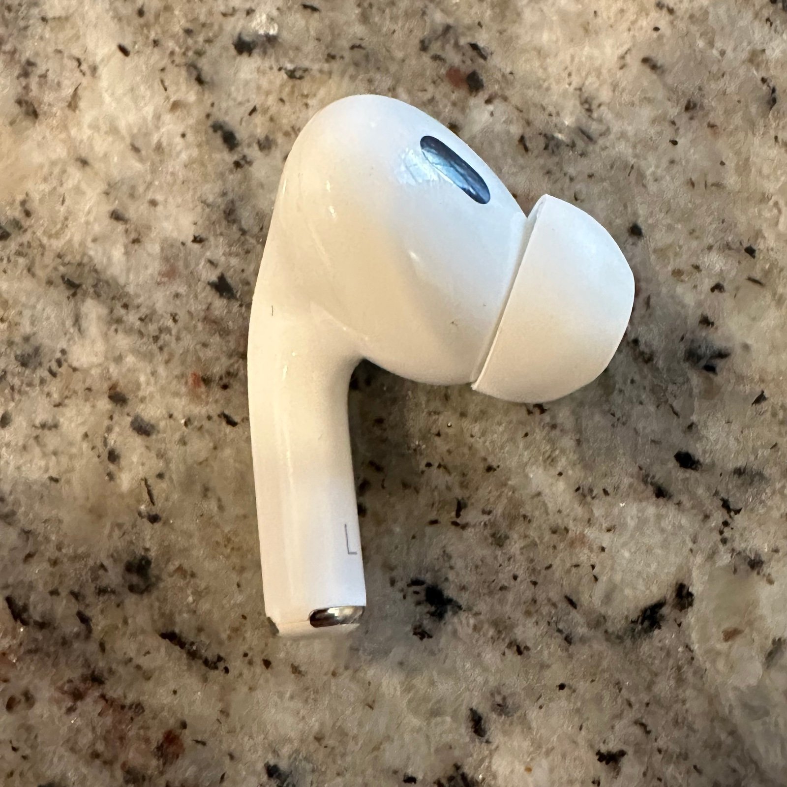 Apple airpod pro - gen 2 - left only