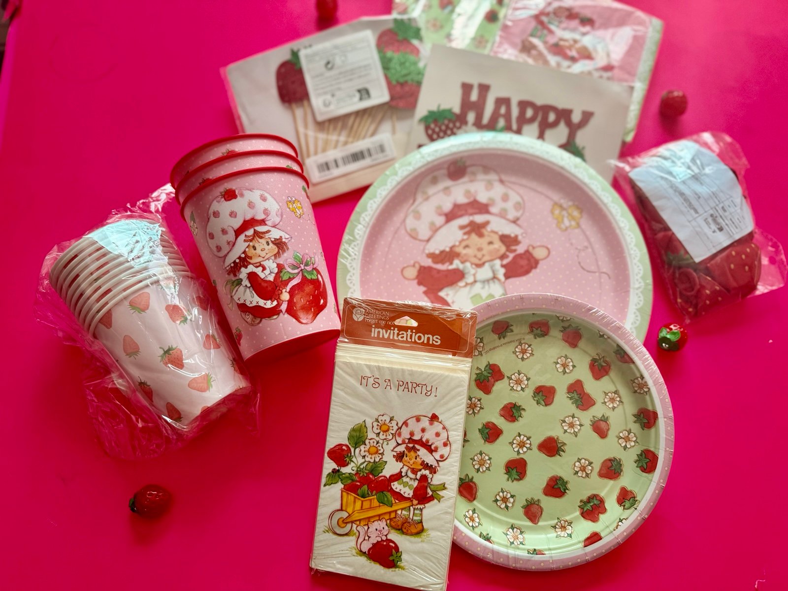 STRAWBERRY SHORTCAKE BIRTHDAY