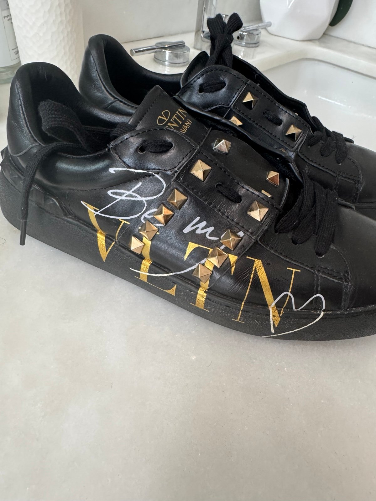 valentino Garavani sneakers in black , size 38