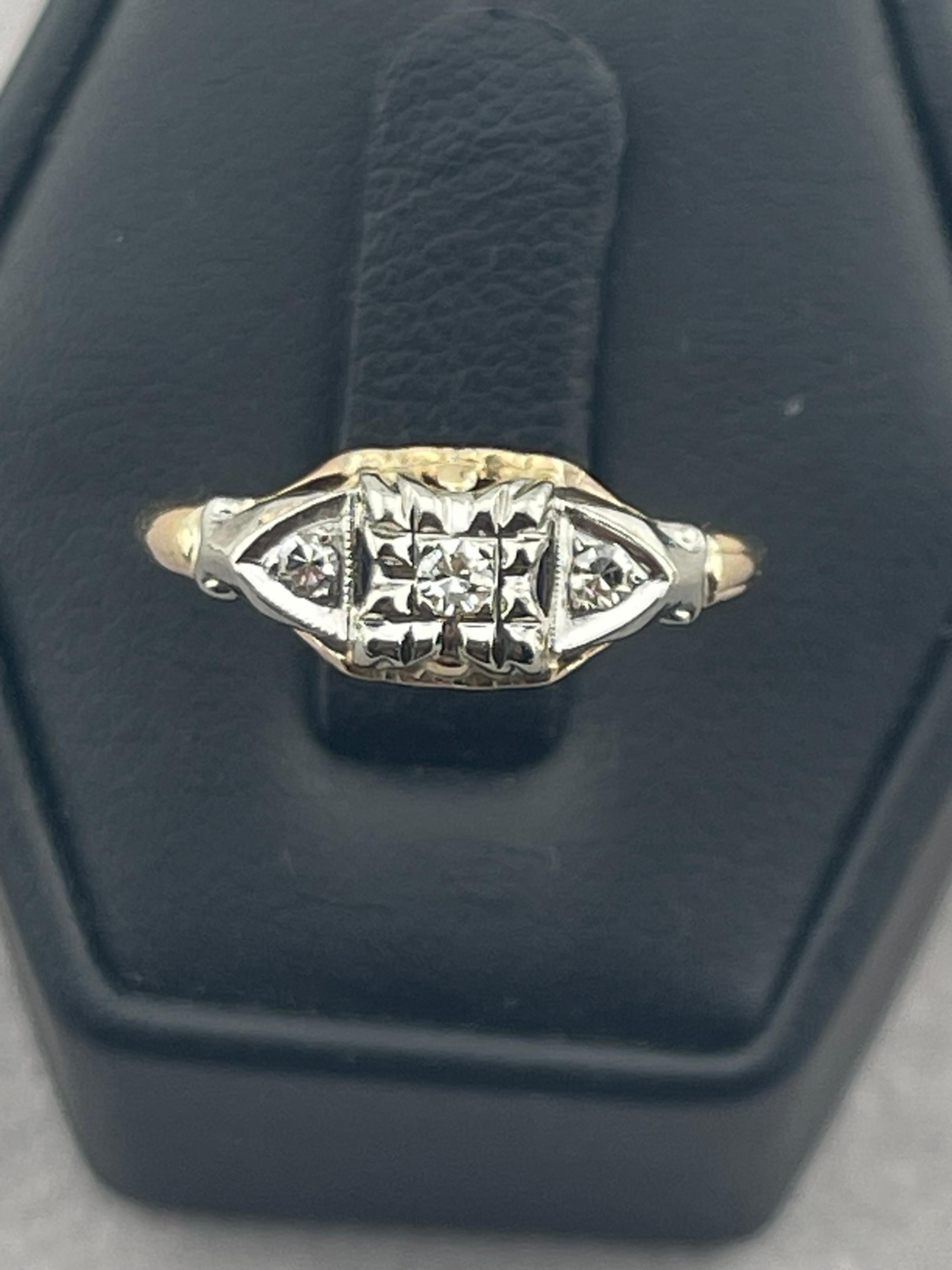 Antique Victorian 1/10 carat tdw fashion ring, 14 carat, white and yellow gold