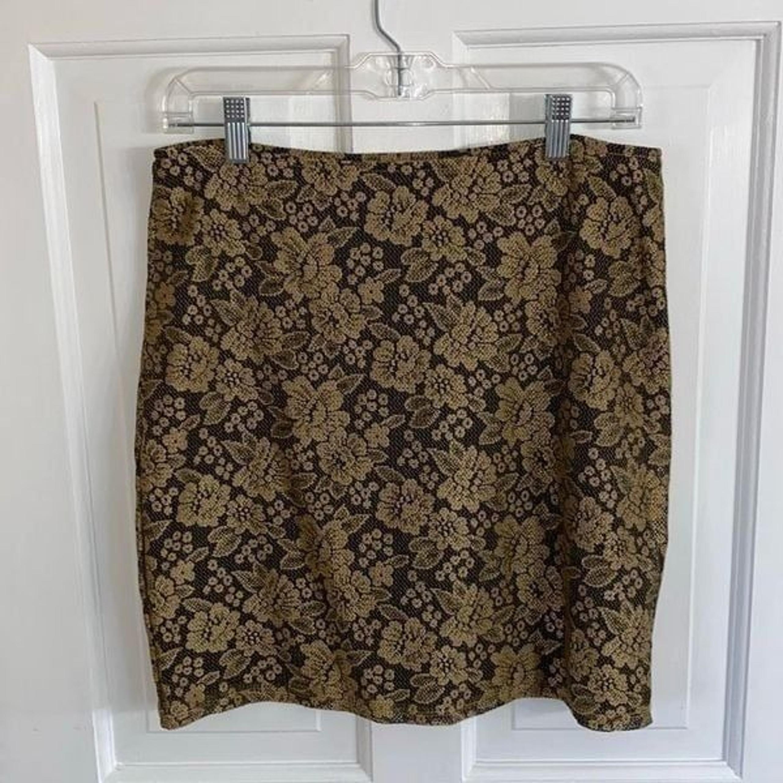 New York & Company floral lace overlay mini skirt size S