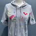 JOHNNY WAS CLEO FRENCH TERRY GREY EMBROIDERED SHORT SLEEVE HOODIE SIZE X/SMALL