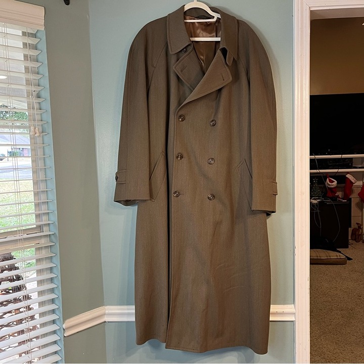 Joseph Abboud Men’s 100% wool trench coat size 46R