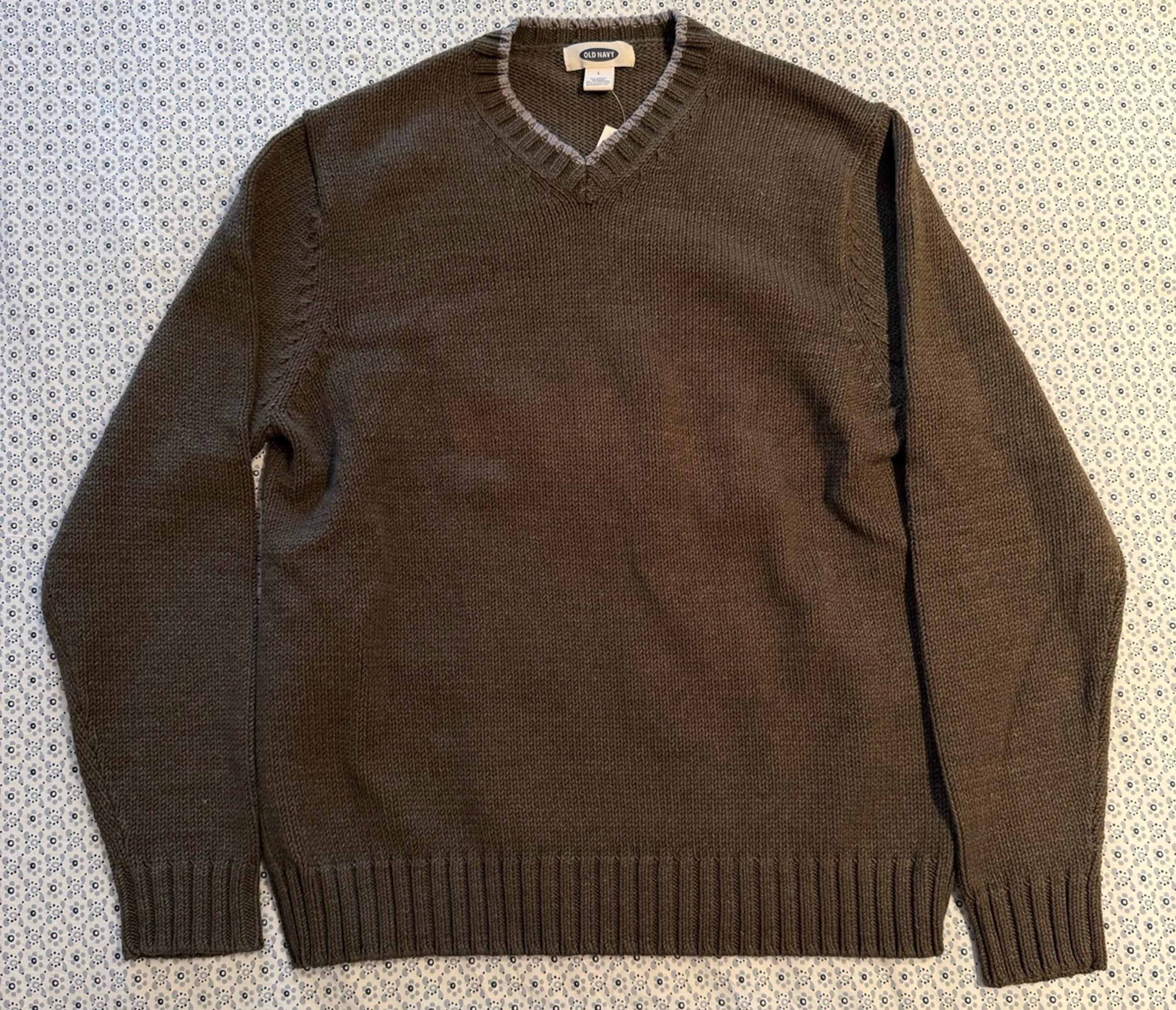 Vintage Old Navy V-Neck Sweater (Size L)