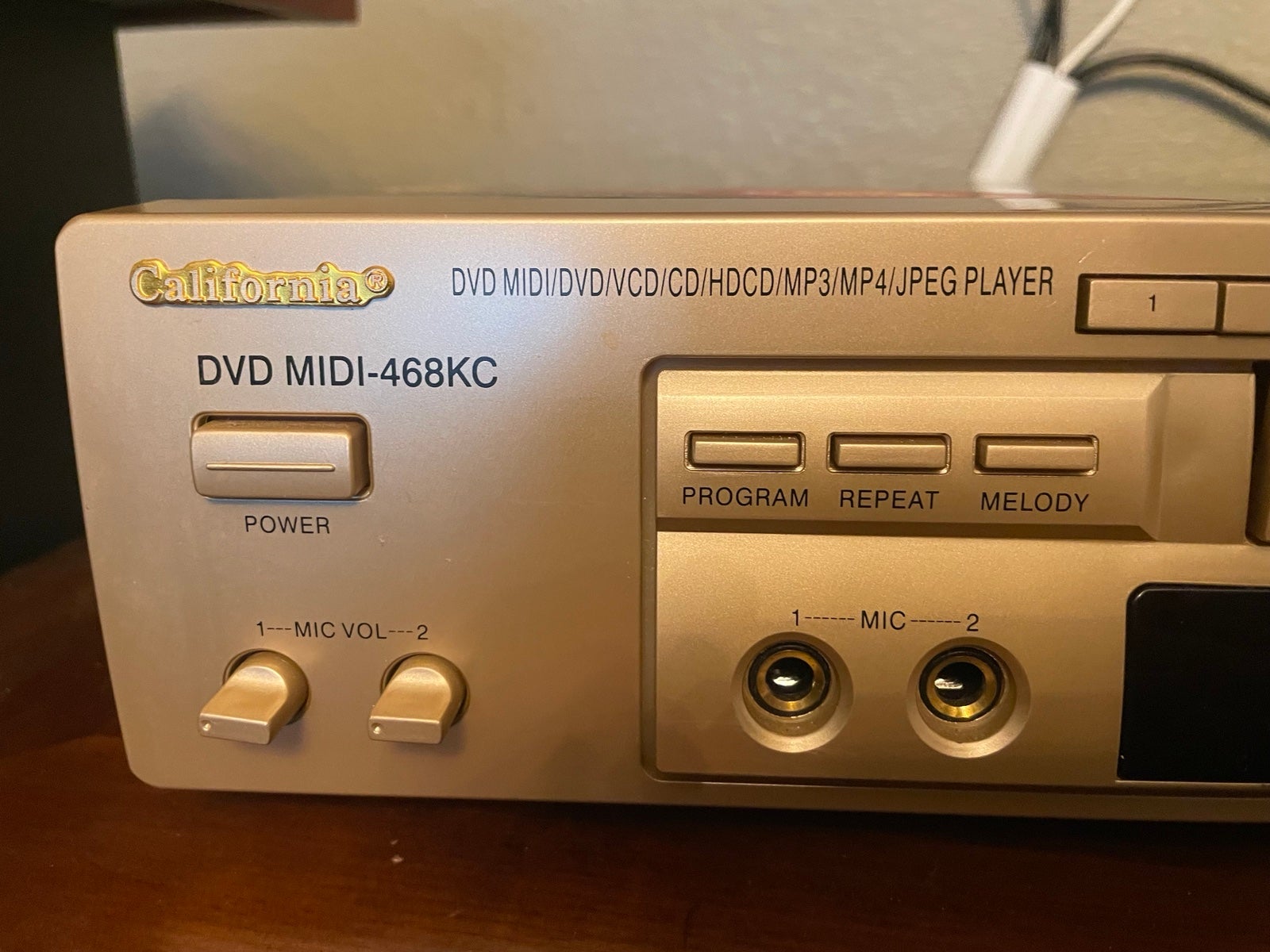 Amazon | 【メーカー保証あり！】DVD、音楽鑑賞、カラオケに！9