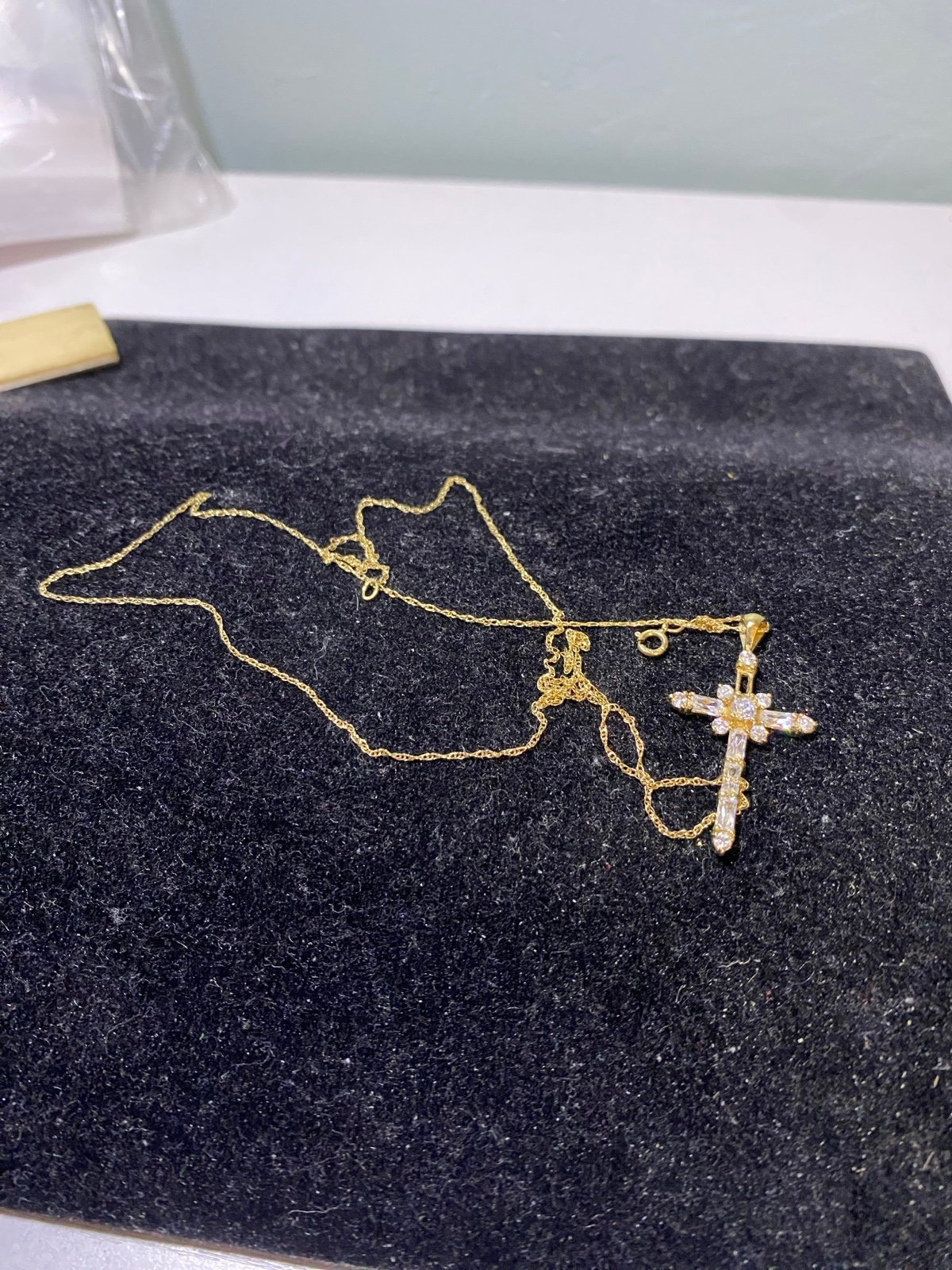 10K Gold Necklace with knot! with 10K Gold Pendant