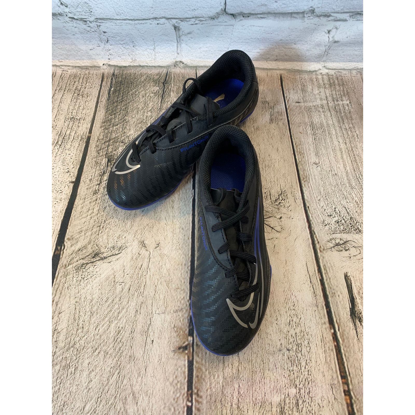 NIKE Unisex Kids Phantom-GX Football/Soccer Cleats / Size: 1Y