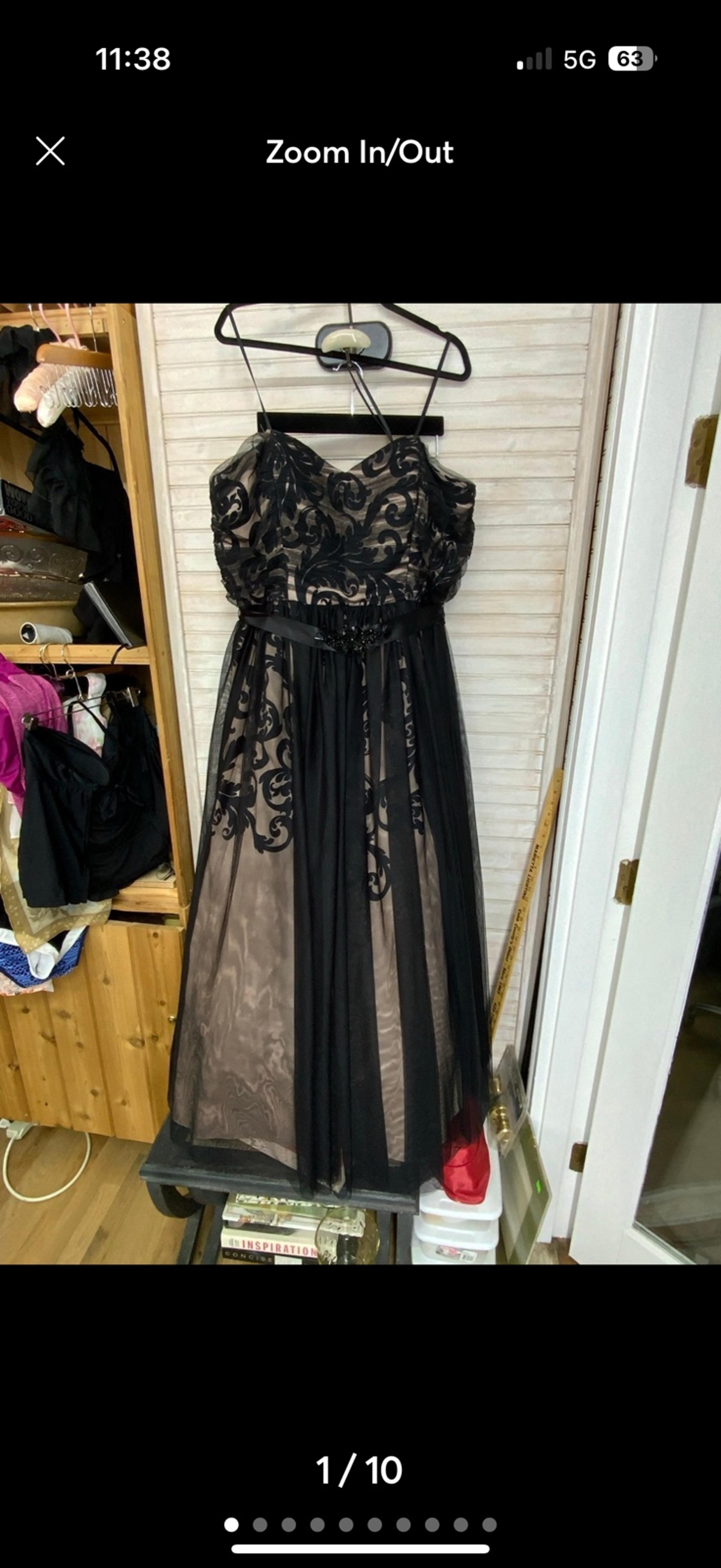 Betsy & Adam Women’s 22W Sweetheart Formal Gown
Pit to pit measures 23”
