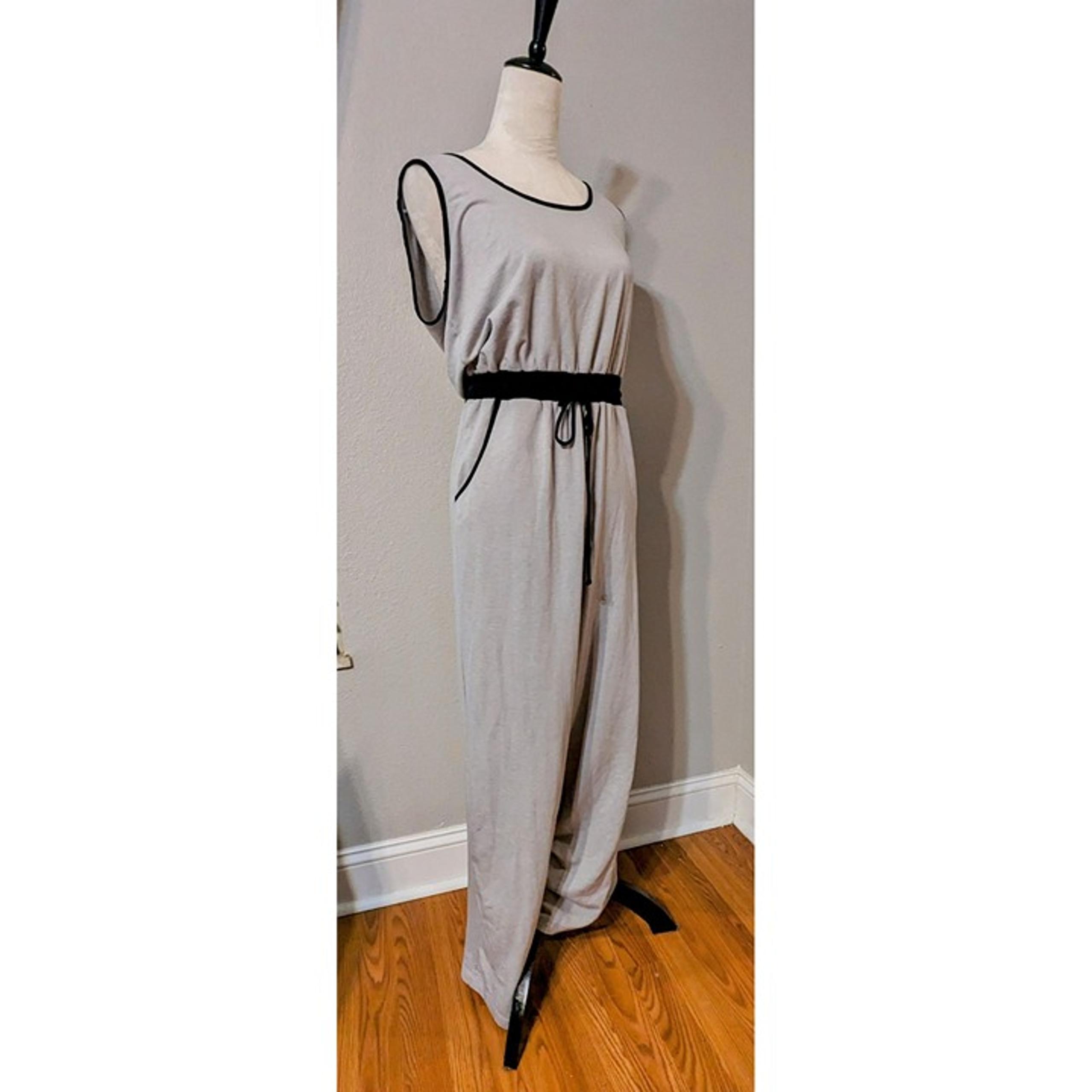 Emma & Michele Women's Athleisure Relaxed Sleeveless One-Piece Jumpsuit LARGE