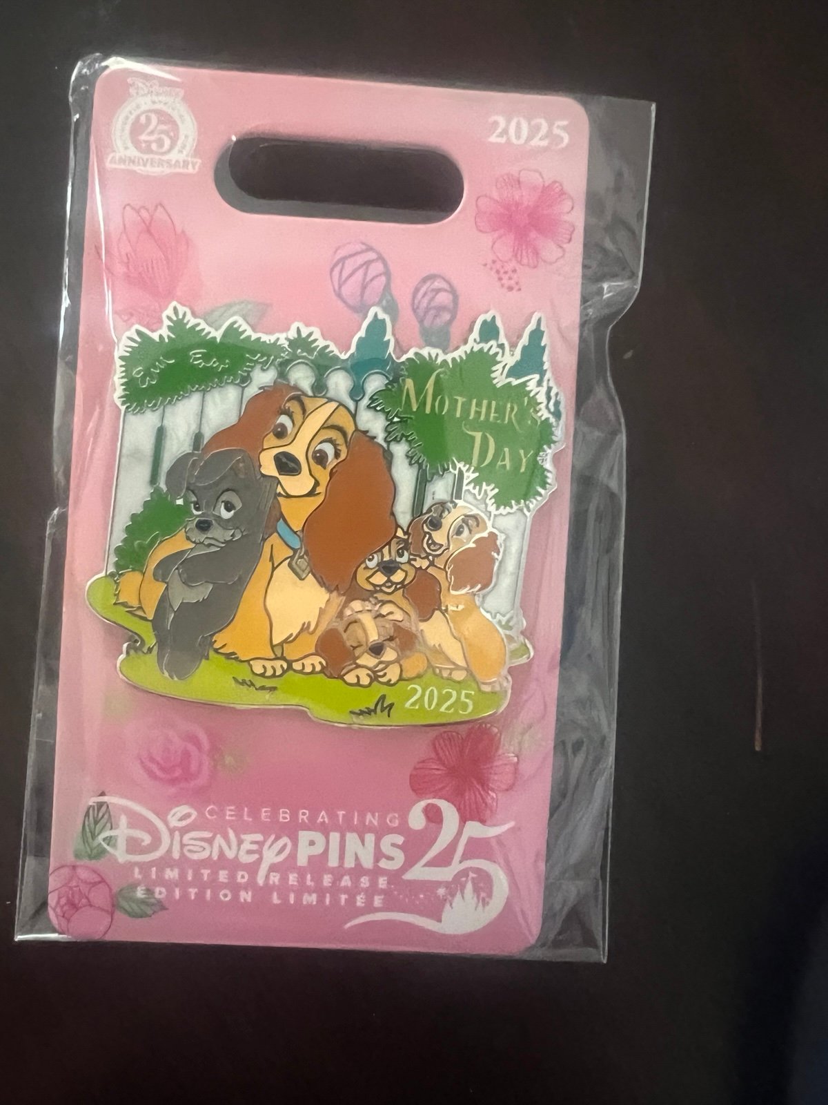 Disney Lady and The Tramp Mother's Day 2025 Pin NEW in hand