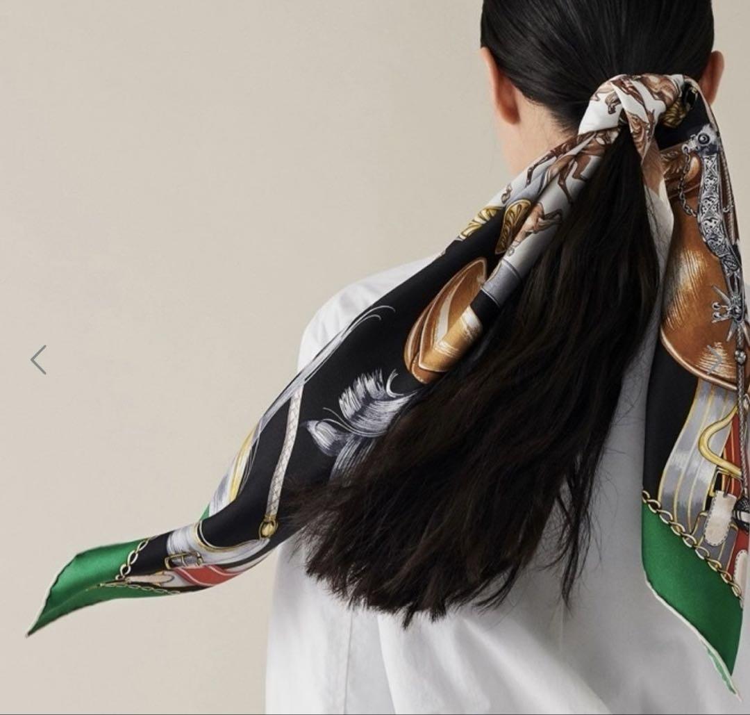 【Brand New, Unused, Not Sold in Japan】Hermes Cavalcade Scarf 90