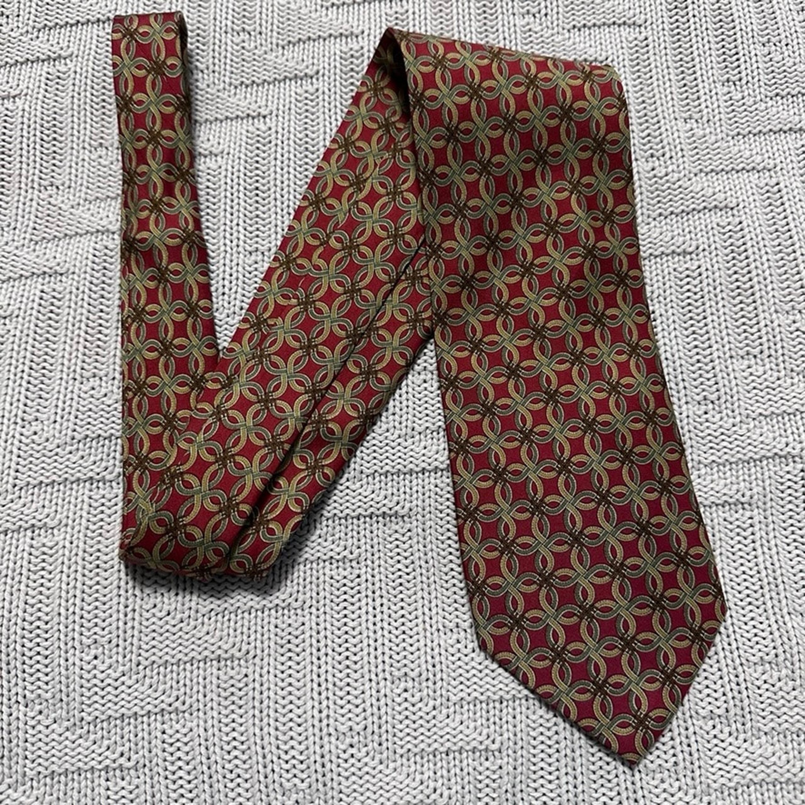 Barneys New York red interlocking rings geometric silk tie