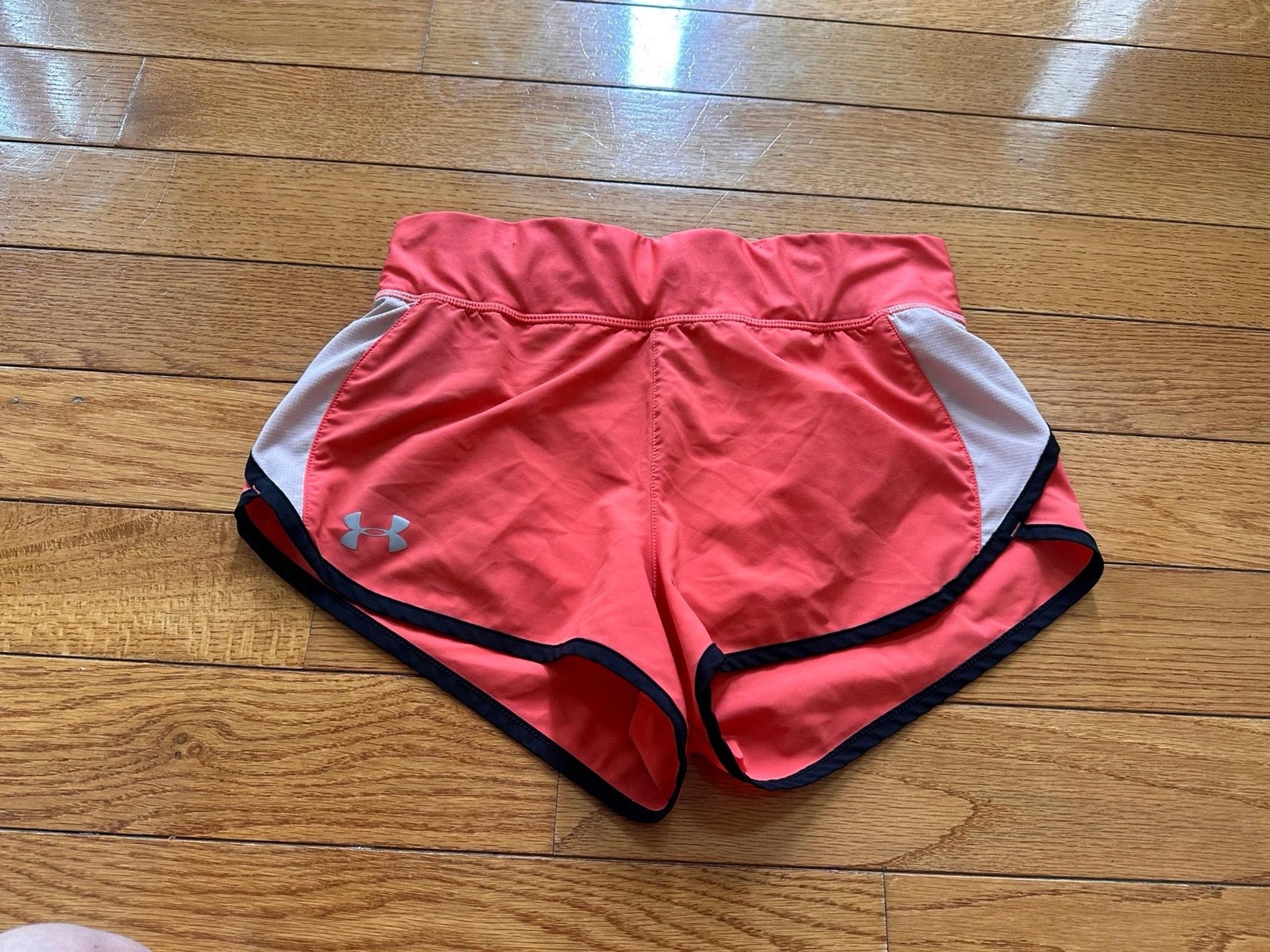 Under Armour Women's Fly-By 2.0 Shorts lined running Size small coral orange $25