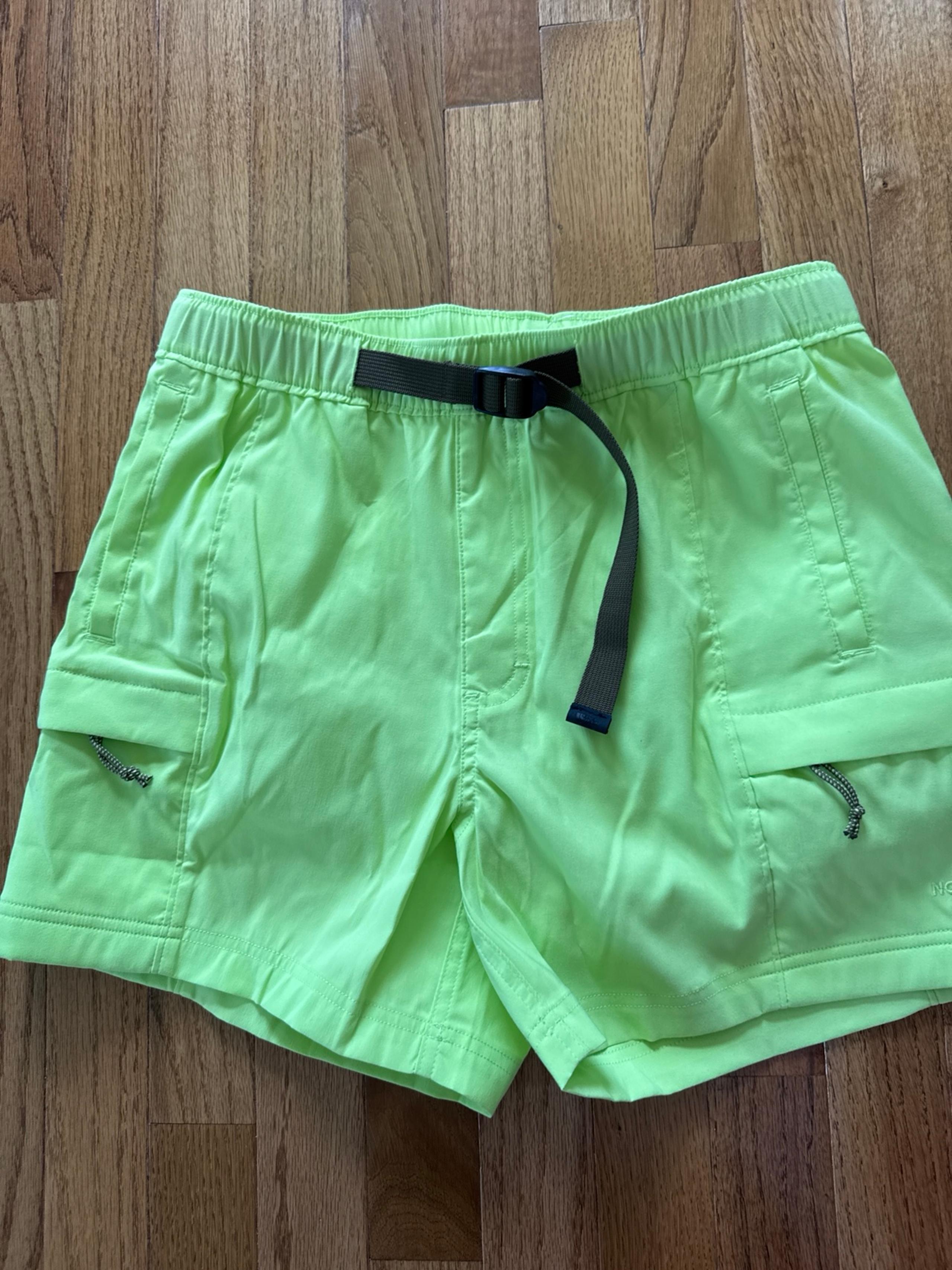 The North Face Classic V Belted Cargo UV Protection Neon Shorts Men's S