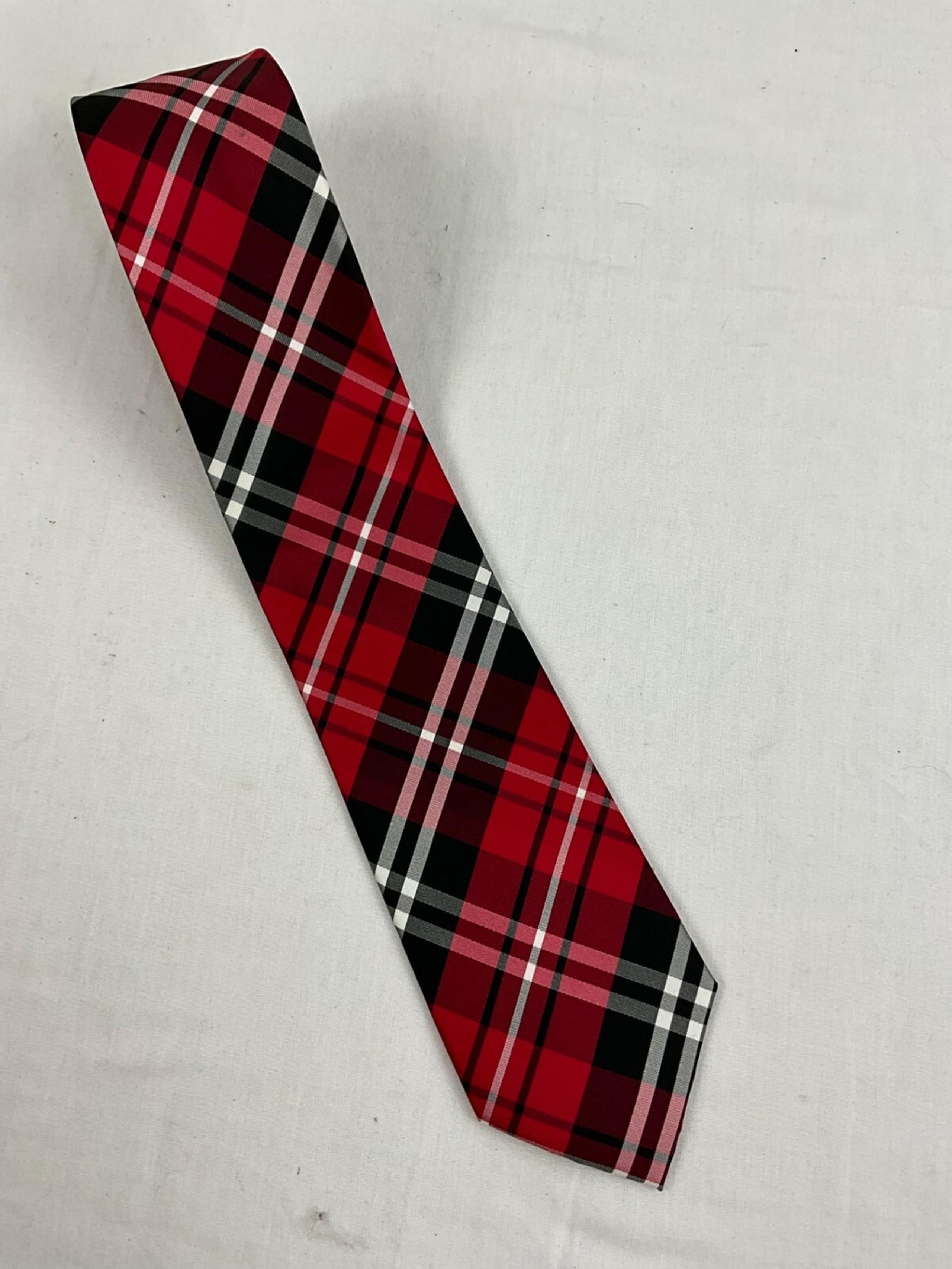 Men’s Vesuvio Napoli Plaid Classic Neck Tie Red Black White Italy 58" Long EUC
