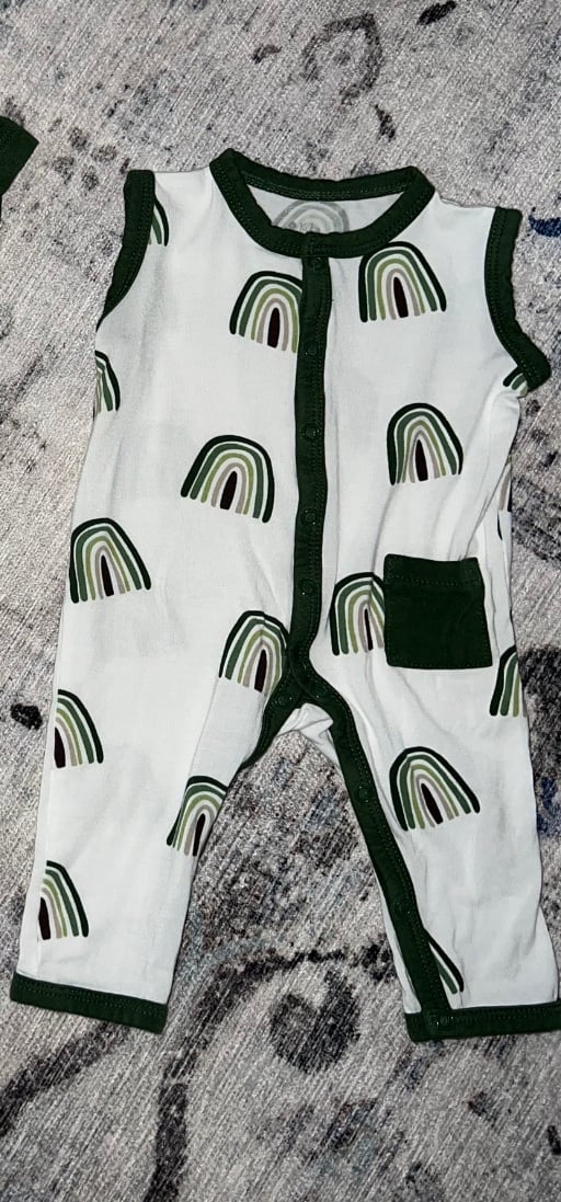 Kyte baby hunter rainbow sleeveless romper 0-3